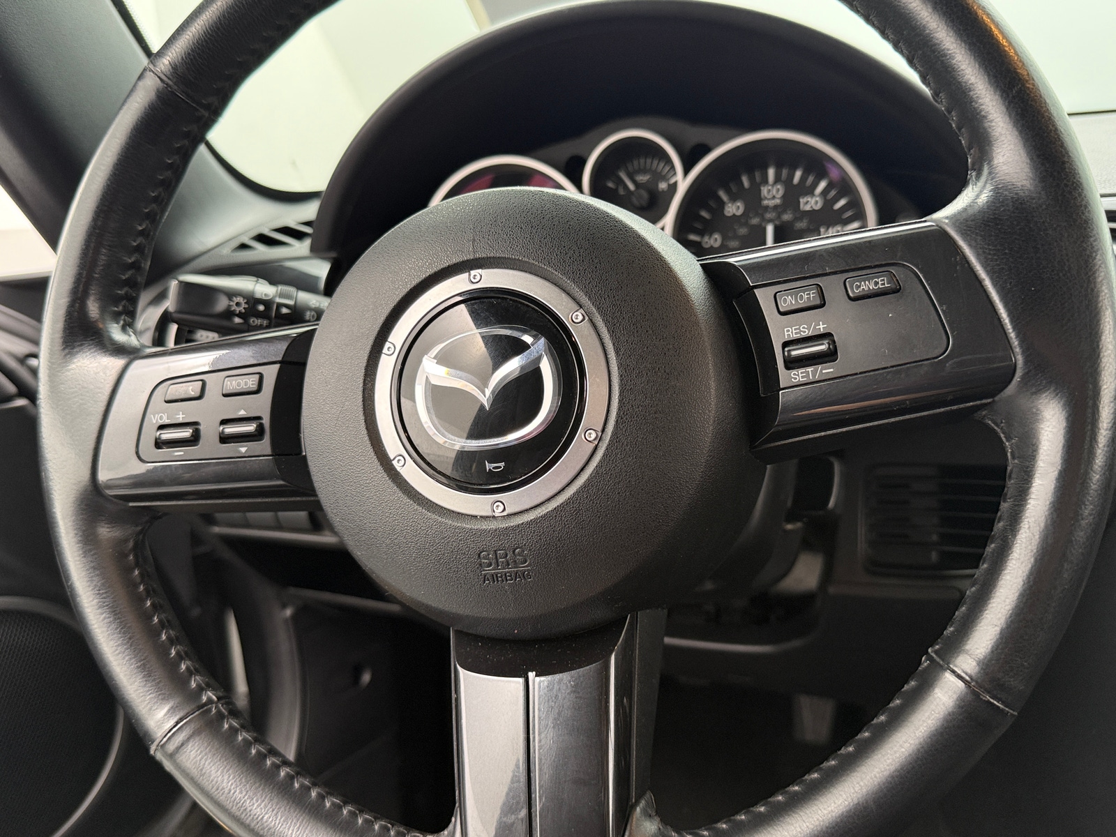 Thumbnail: 2013 Mazda MX-5 Miata - 4