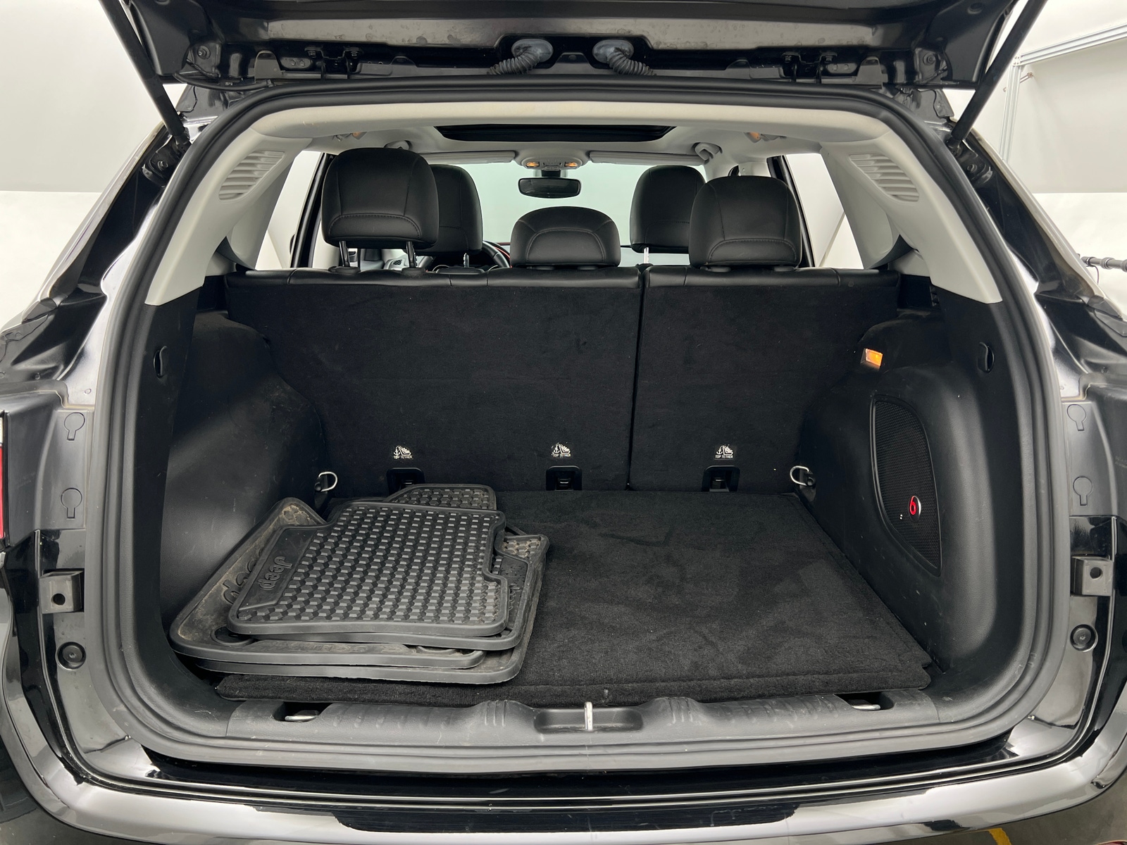 Thumbnail: 2018 Jeep Compass - 6