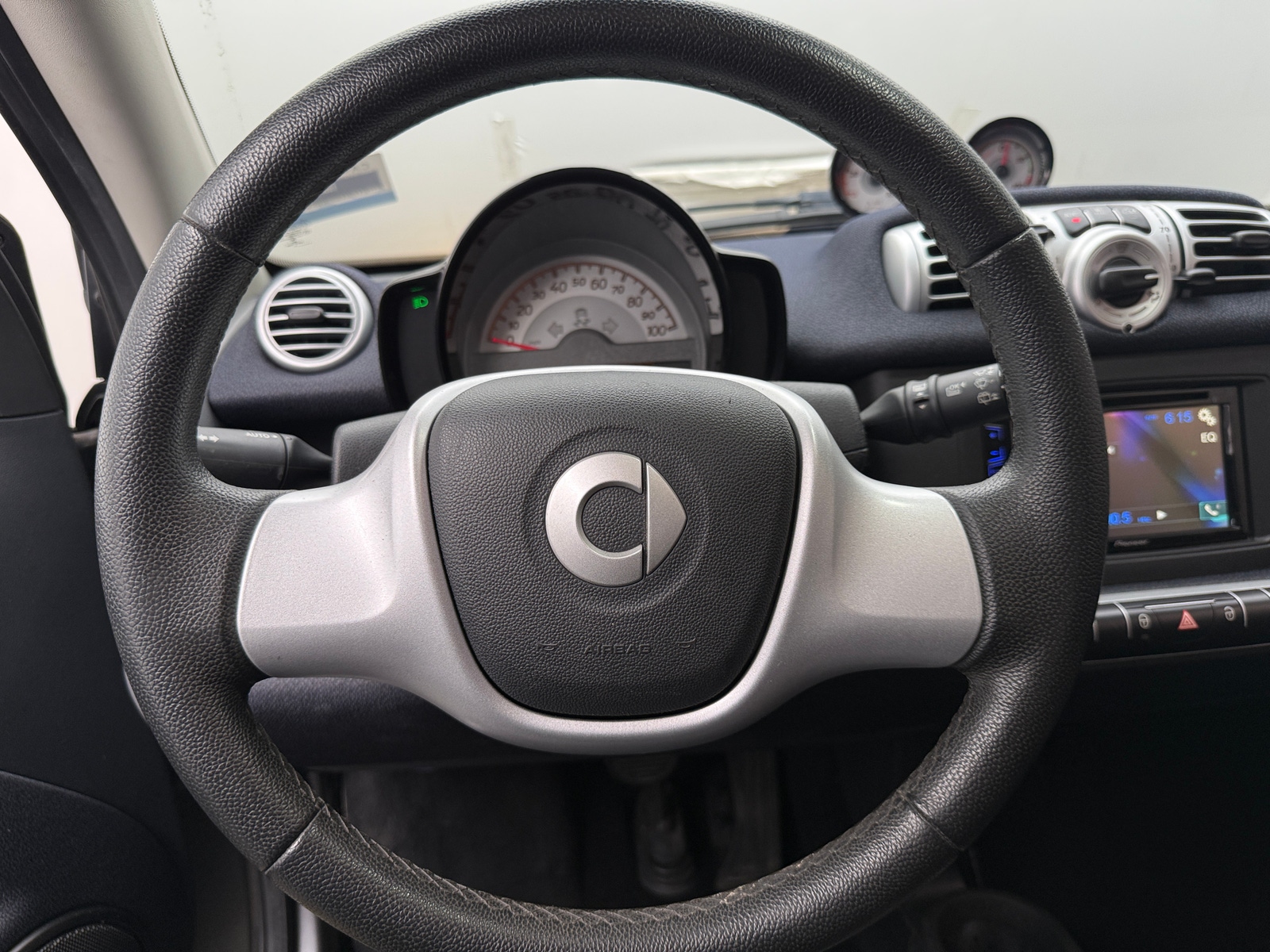 Thumbnail: 2015 smart fortwo - 5