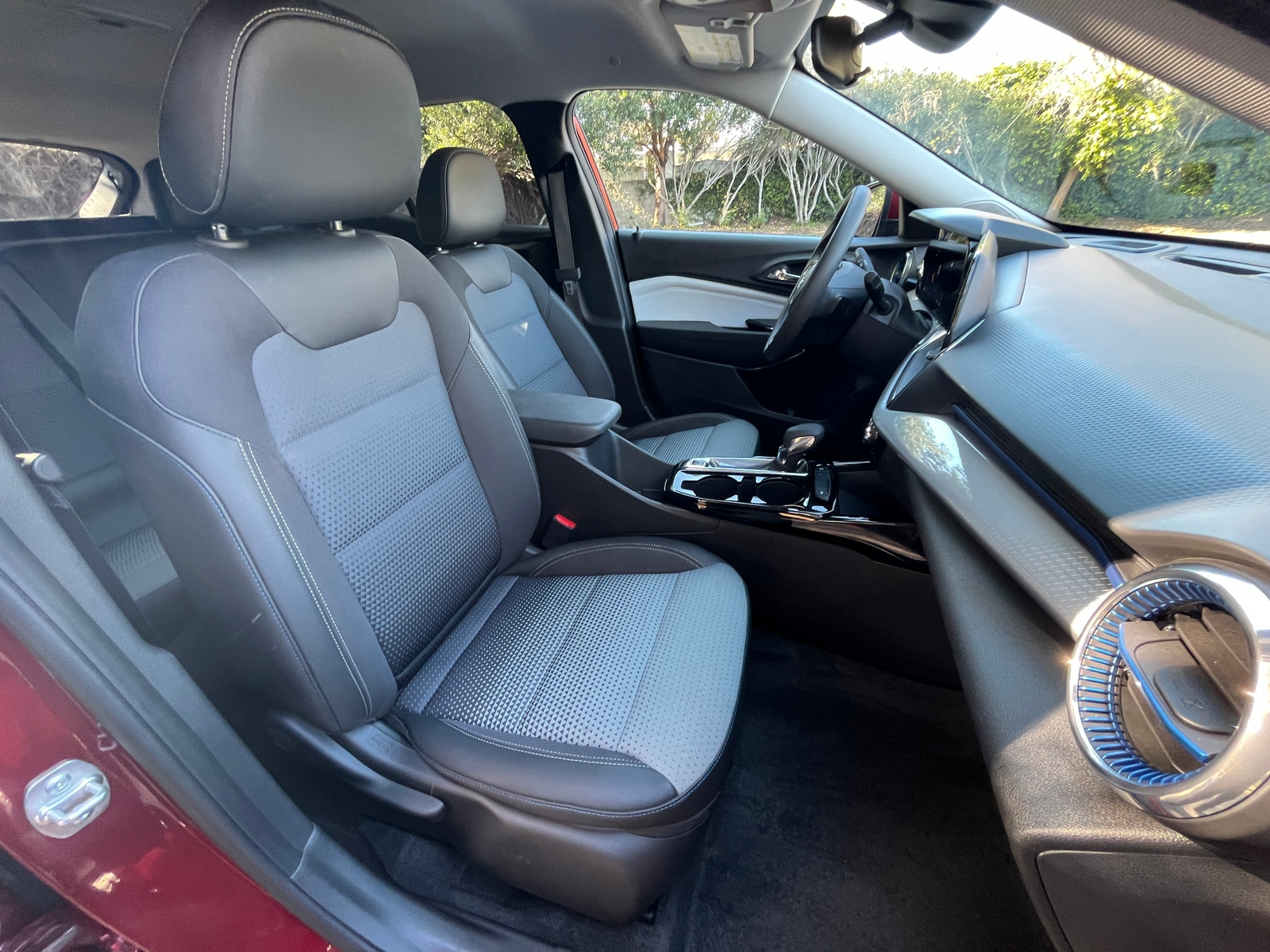 Thumbnail: 2025 Chevrolet Trax - 2