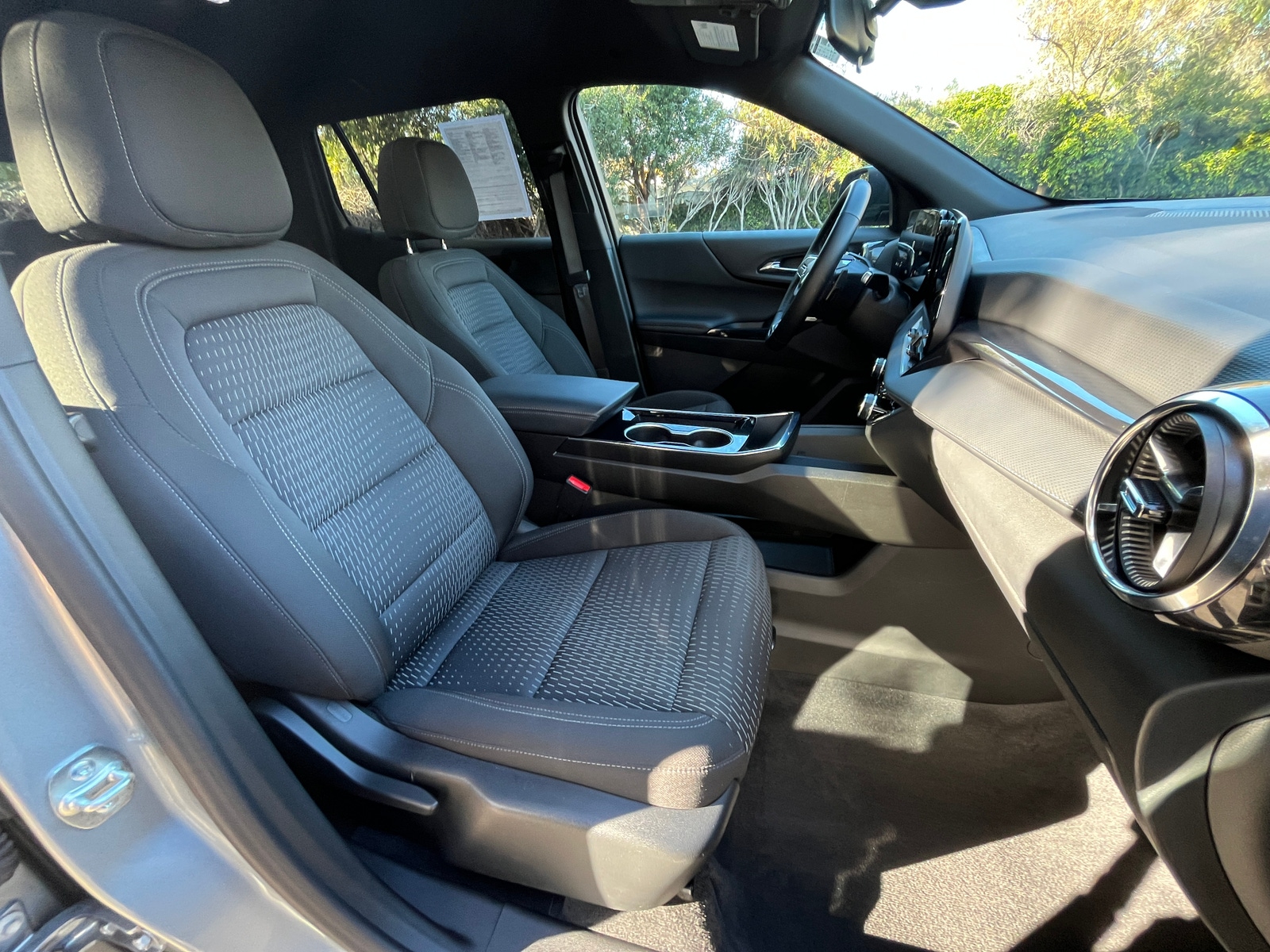 Thumbnail: 2025 Chevrolet Equinox - 2