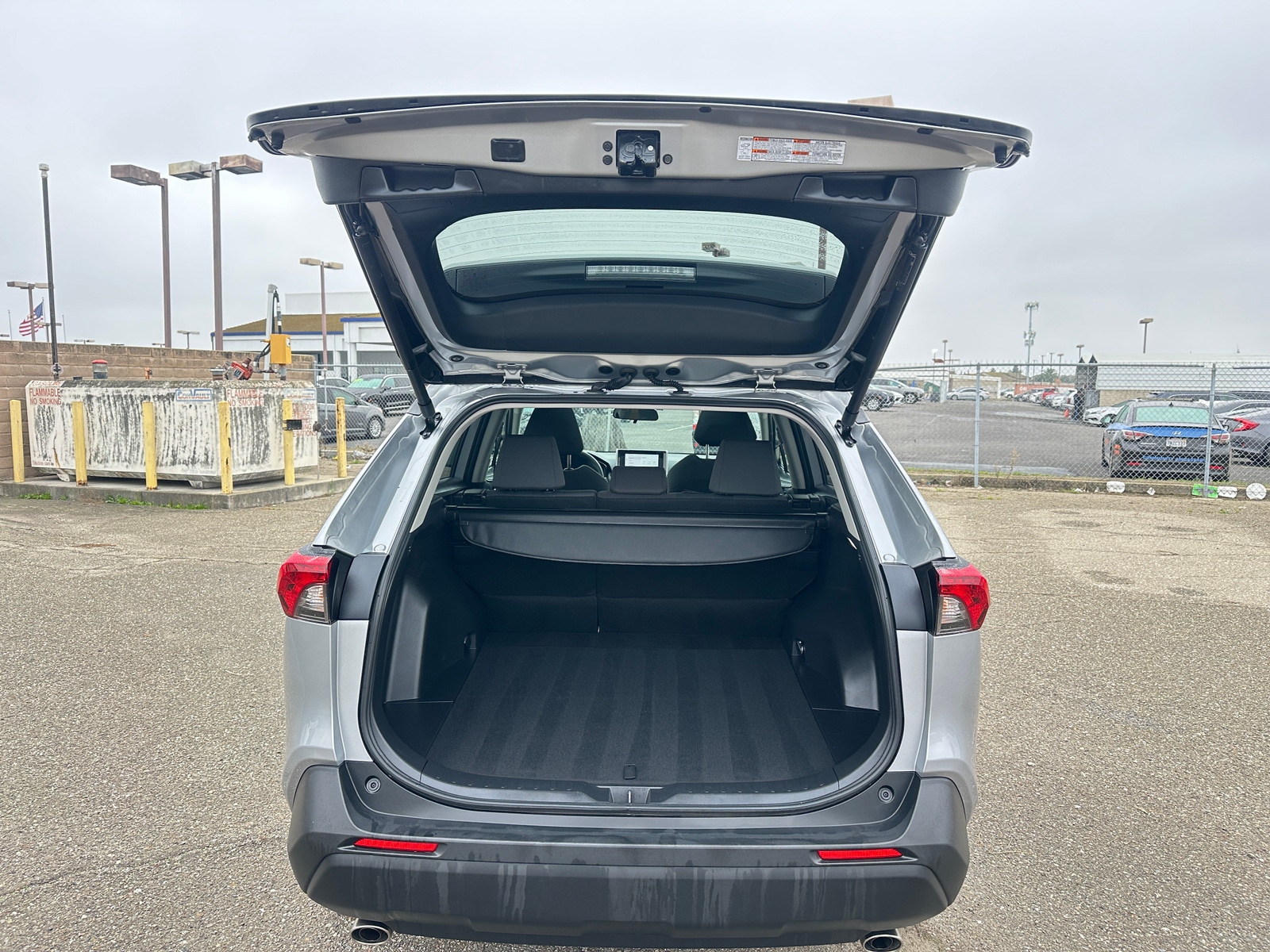 Thumbnail: 2025 Toyota RAV4 - 6