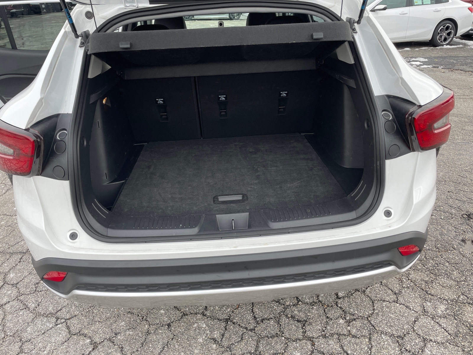 Thumbnail: 2025 Chevrolet Trax - 6