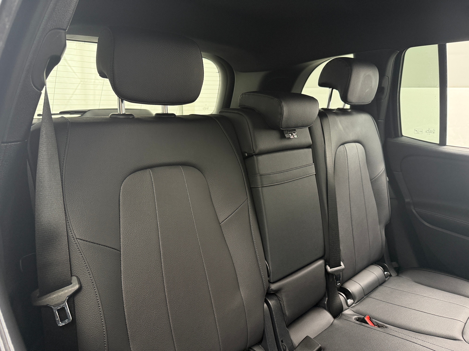 Thumbnail: 2025 Mercedes-Benz GLB - 5