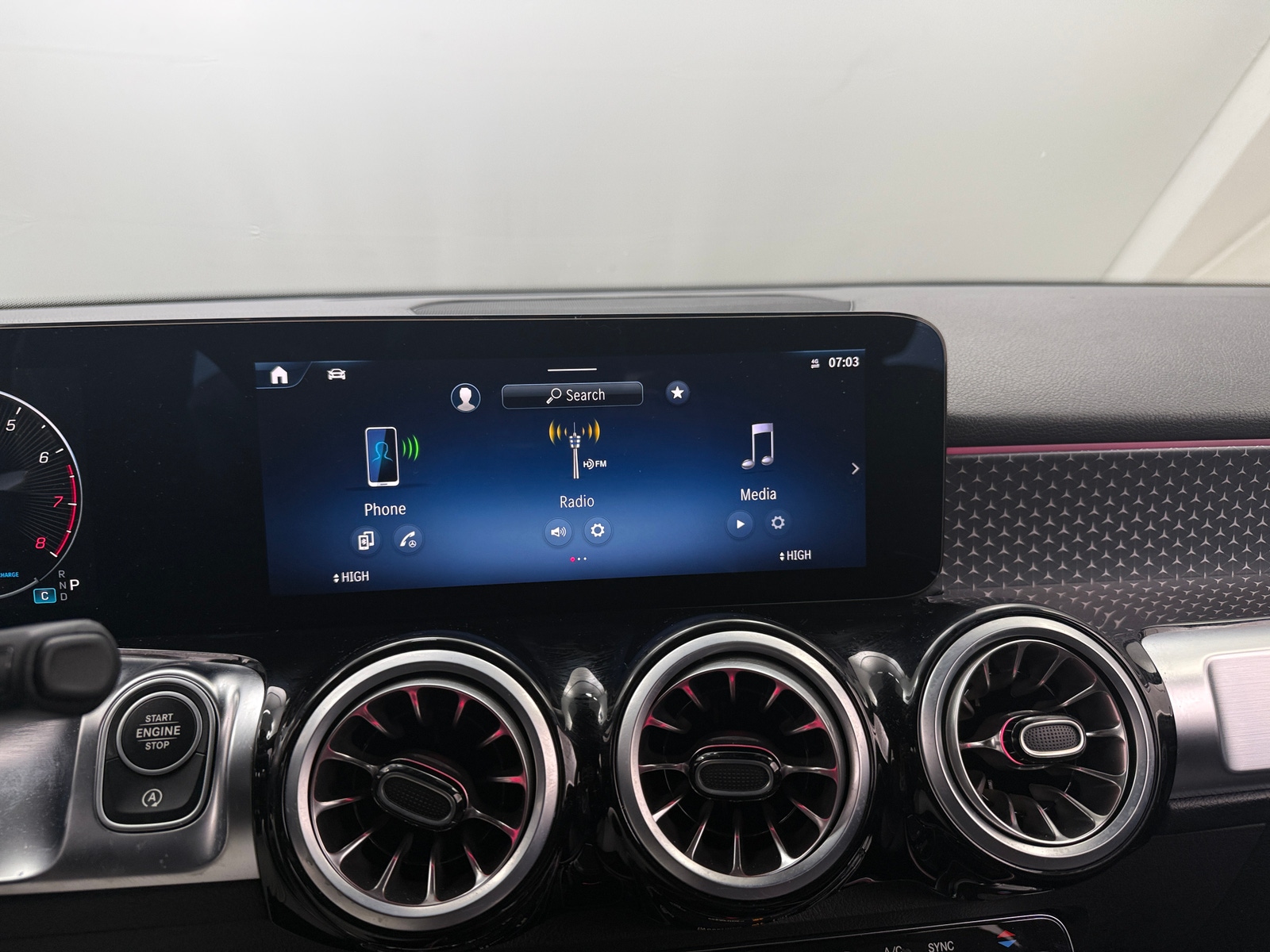 Thumbnail: 2025 Mercedes-Benz GLB - 3