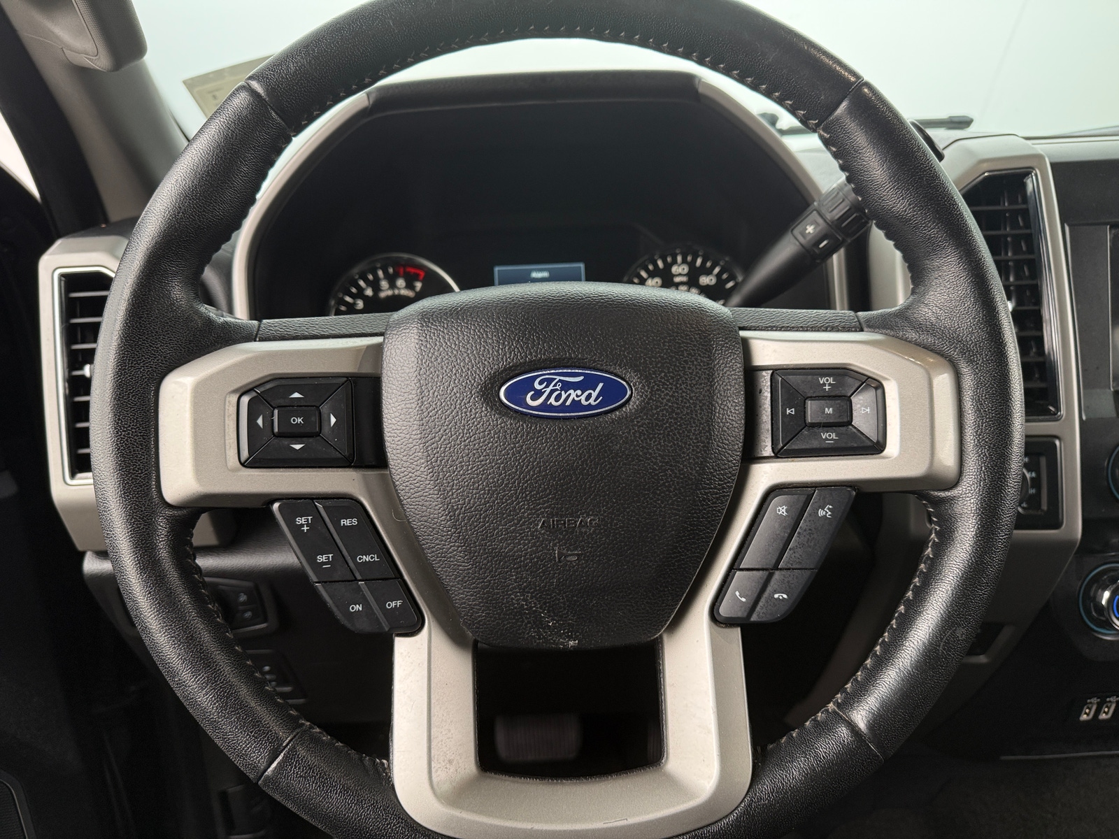 Thumbnail: 2019 Ford Econoline - 4