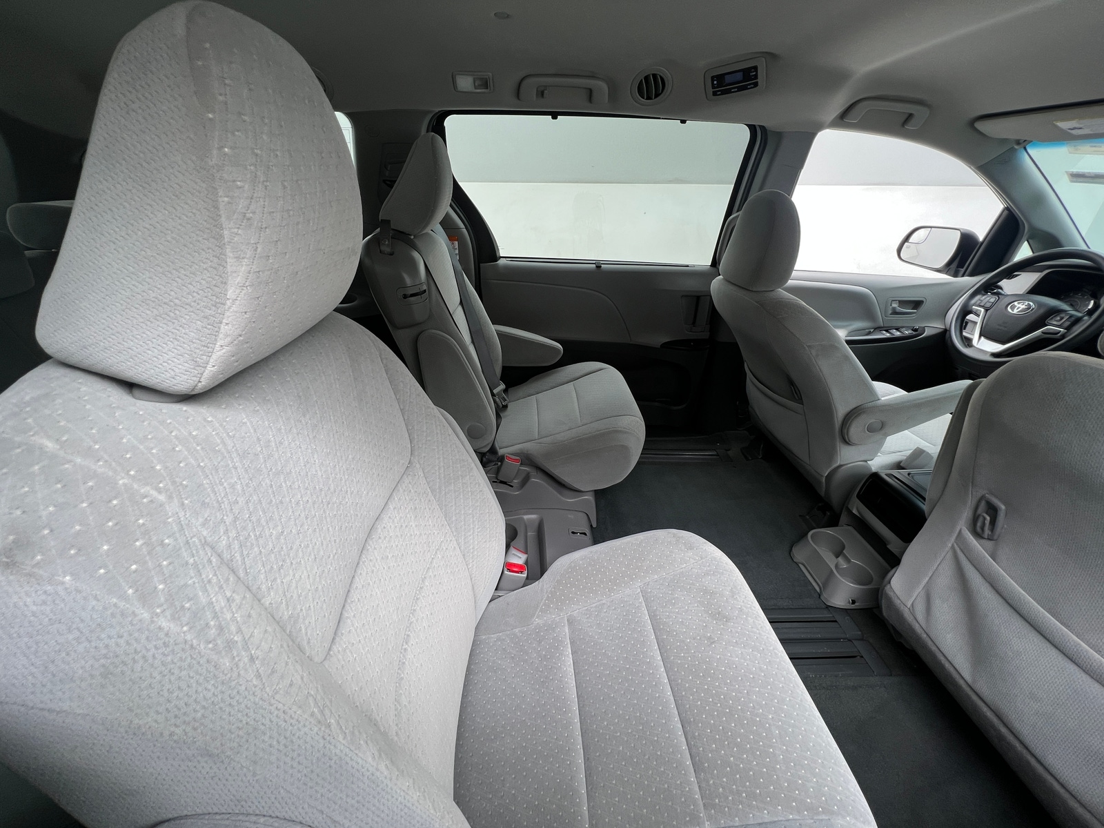 Thumbnail: 2015 Toyota Sienna - 6