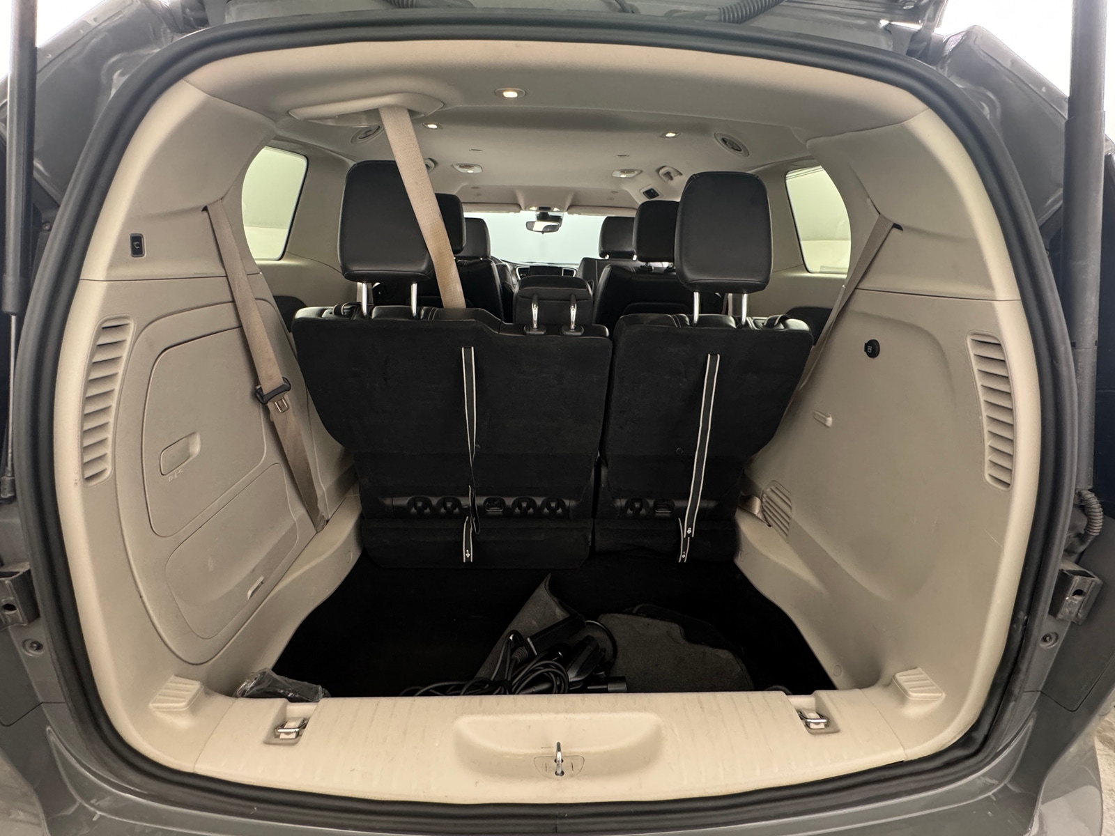 Thumbnail: 2023 Chrysler Pacifica - 6