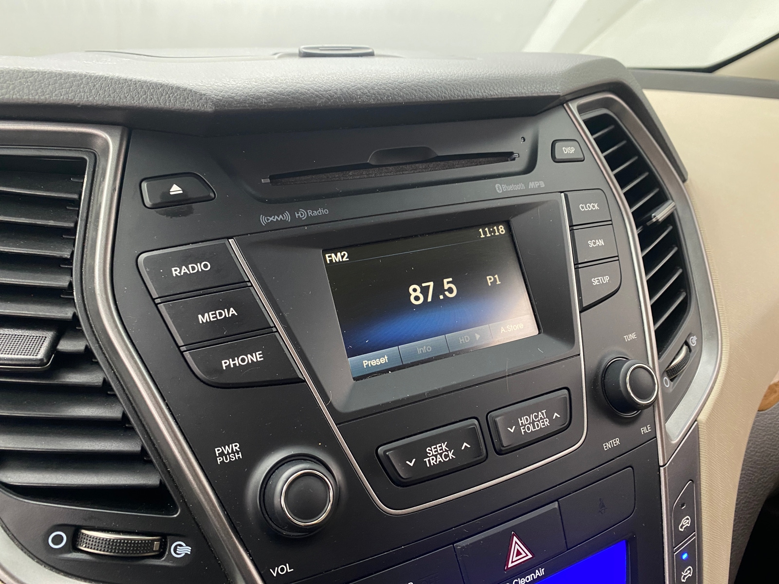 Thumbnail: 2016 Hyundai Santa Fe - 3