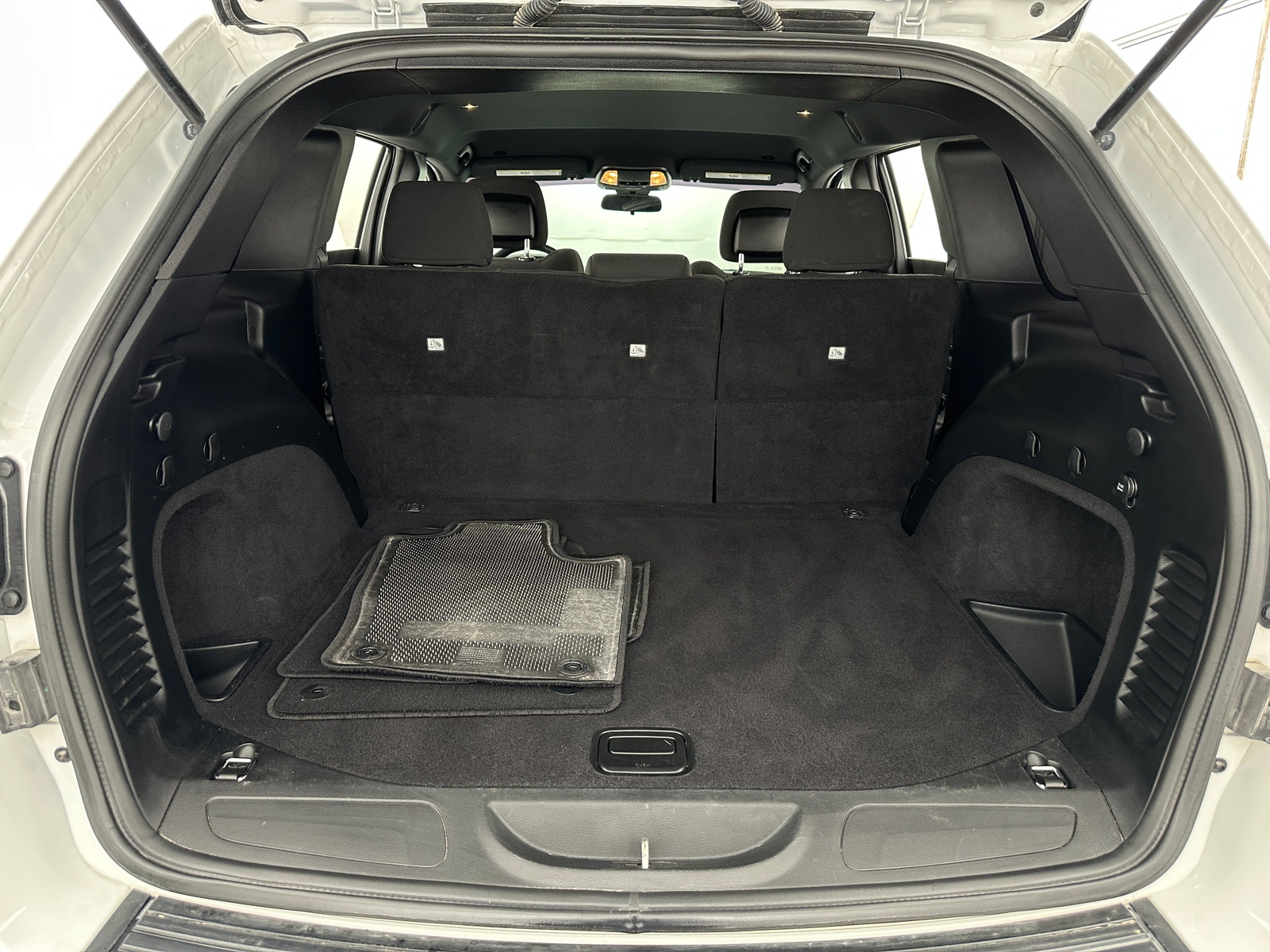 Thumbnail: 2020 Jeep Grand Cherokee - 7