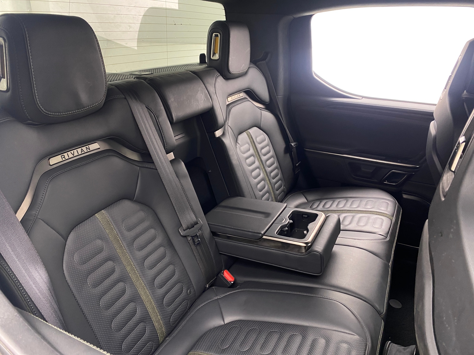 Thumbnail: 2022 Rivian R1T - 5