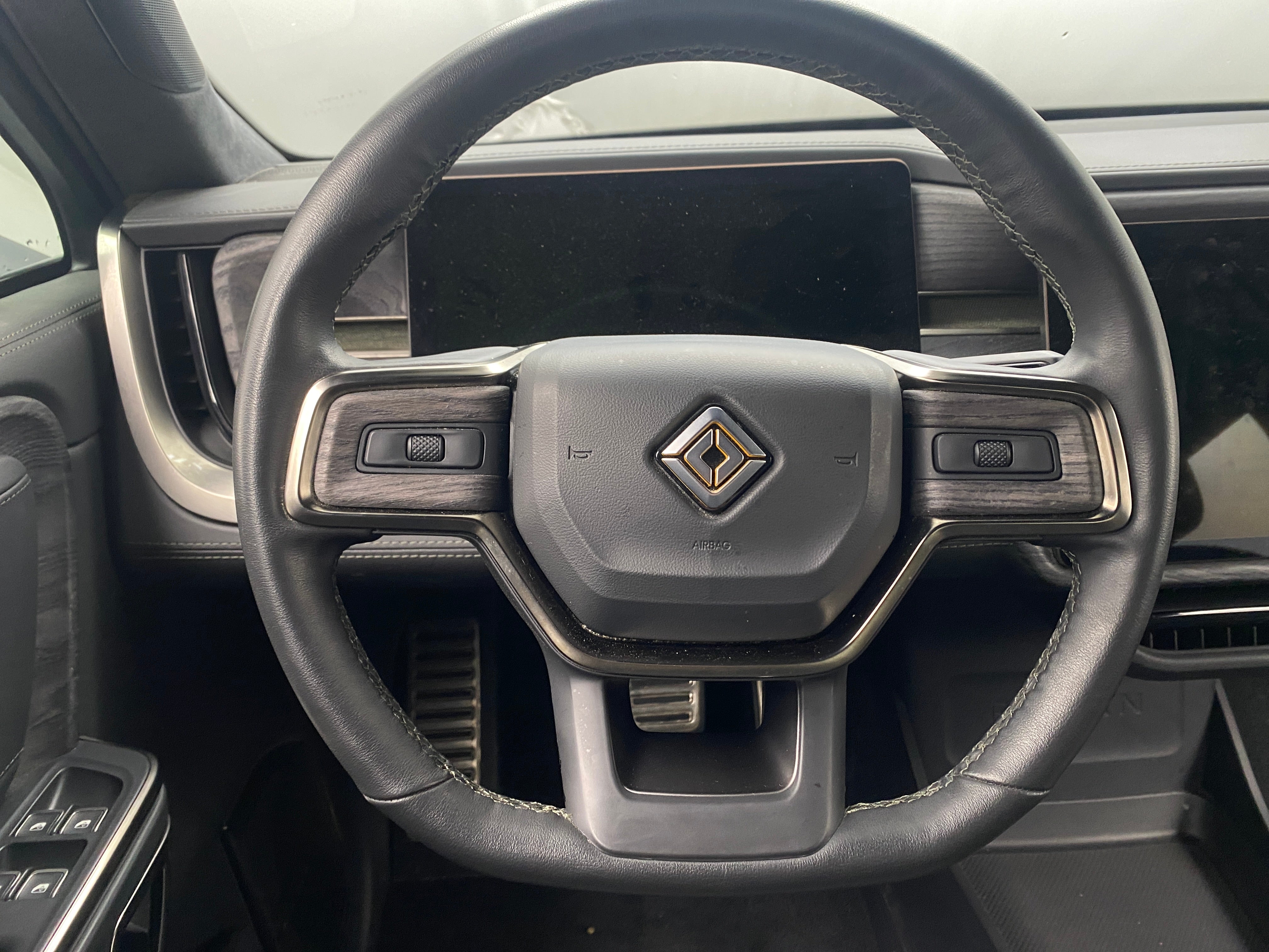 Used 2022 Rivian R1T Adventure with VIN 7FCTGAAAXNN014708 for sale in Oak Creek, WI