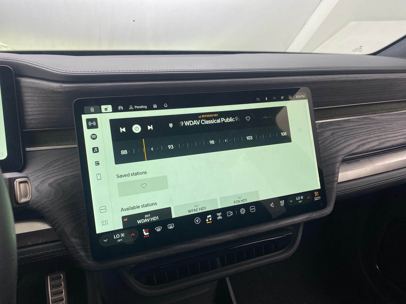 Thumbnail: 2022 Rivian R1T - 3