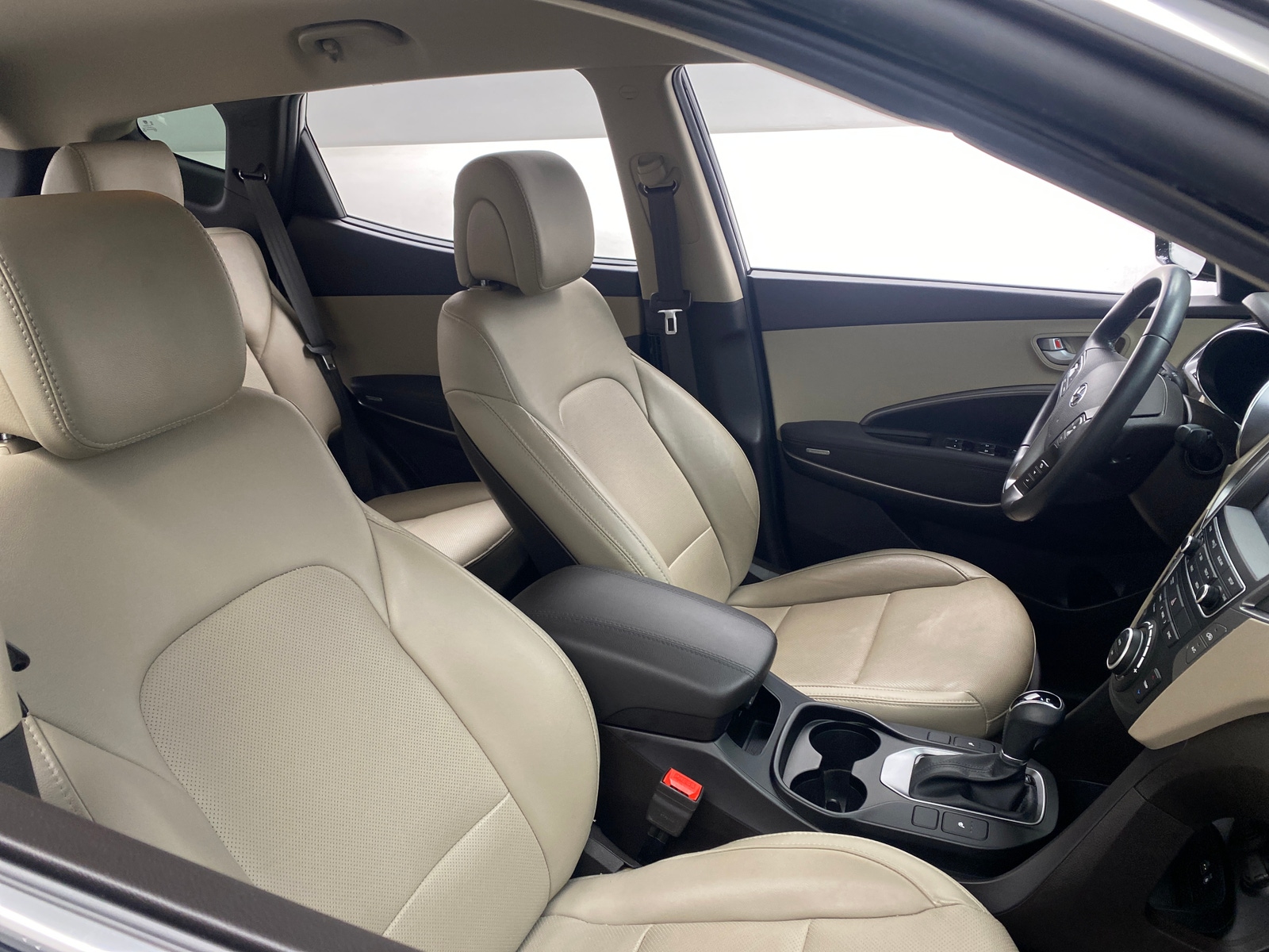 Thumbnail: 2017 Hyundai Santa Fe - 2