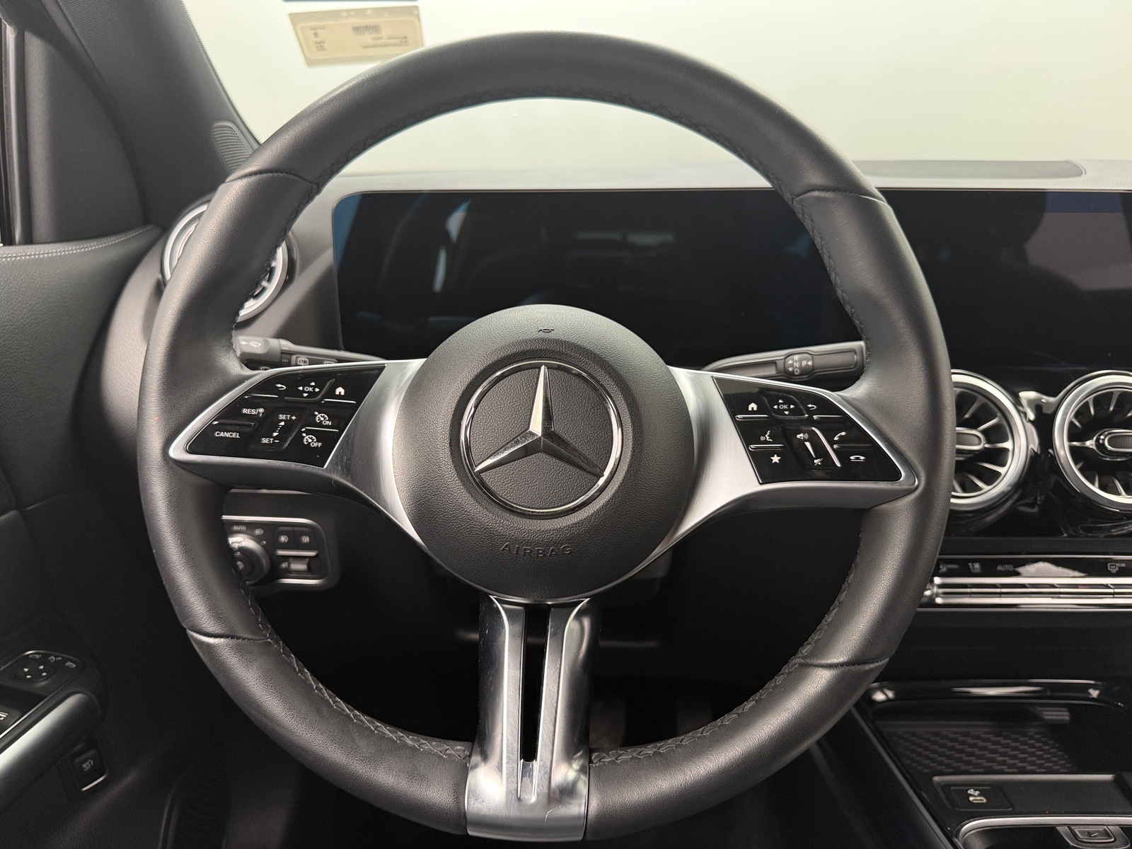 Thumbnail: 2025 Mercedes-Benz GLA - 4