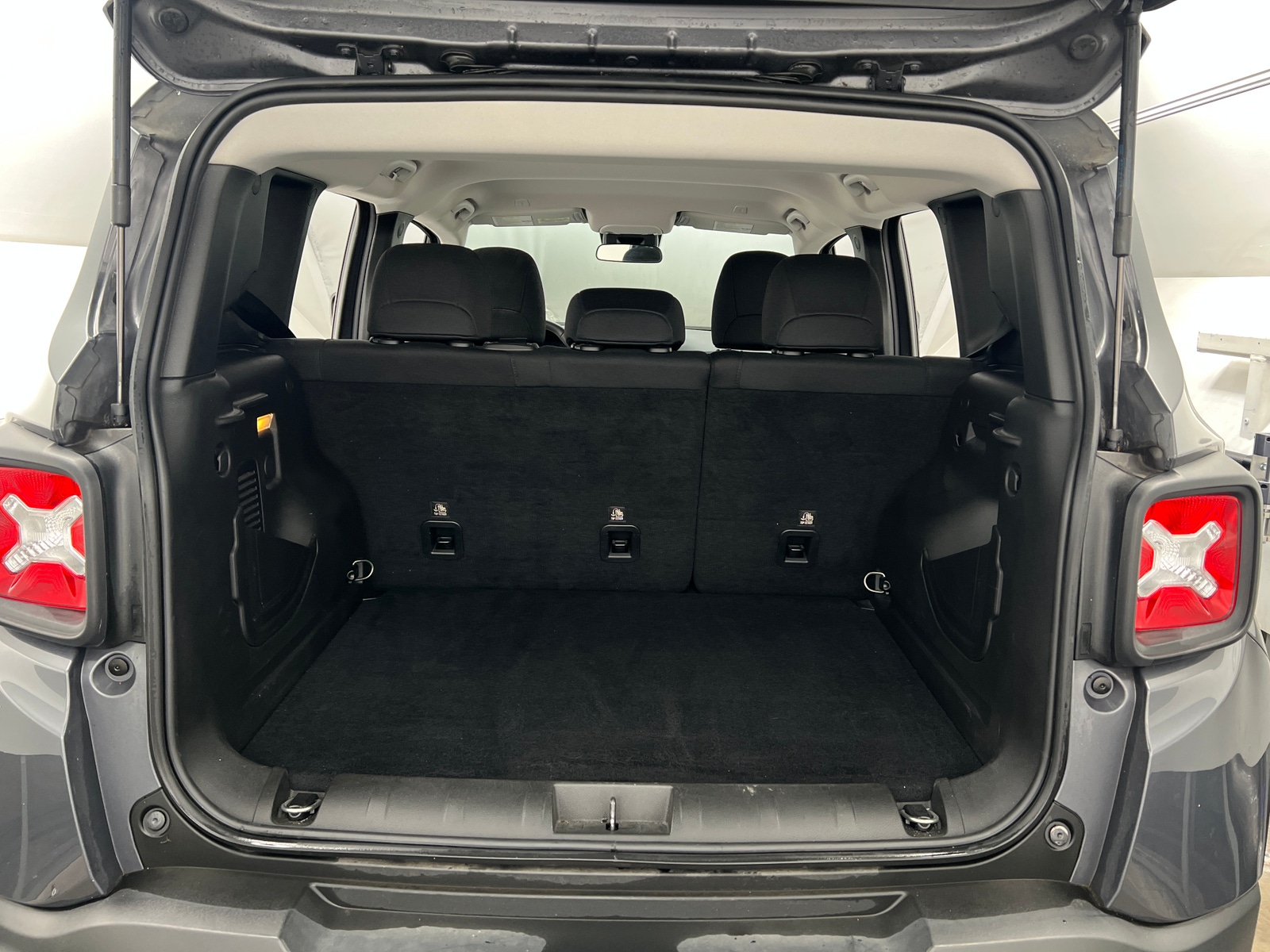 Thumbnail: 2022 Jeep Renegade - 7