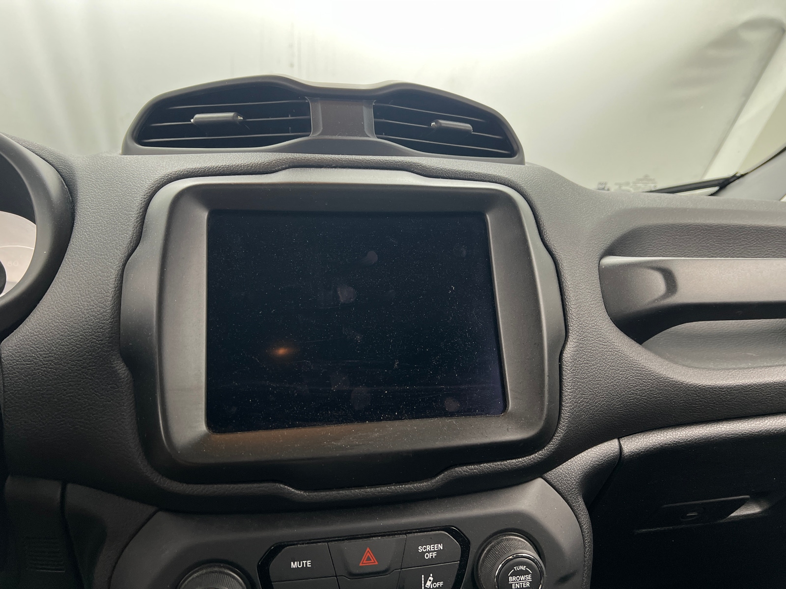 Thumbnail: 2022 Jeep Renegade - 4