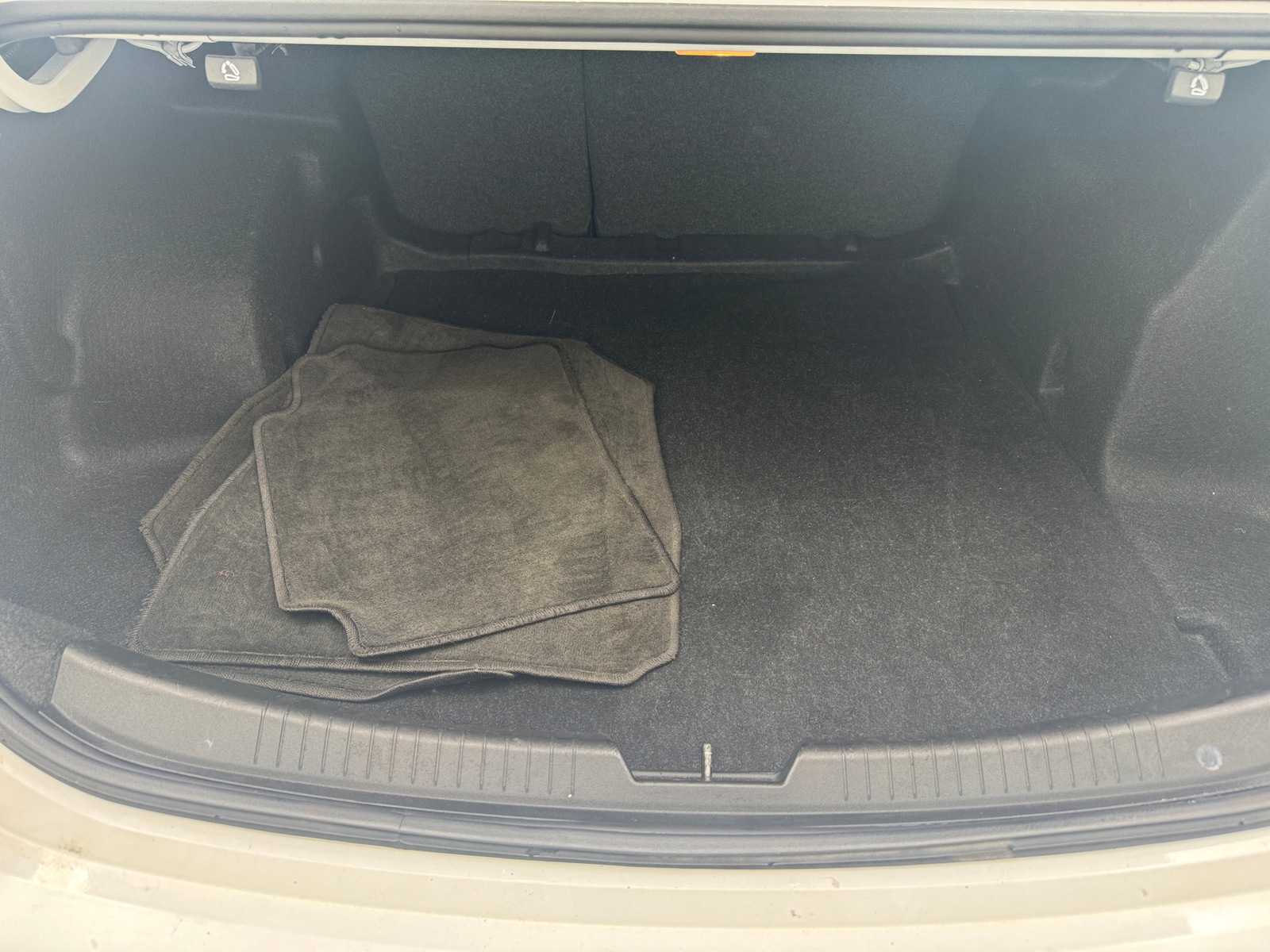 Thumbnail: 2018 Chevrolet Malibu - 7