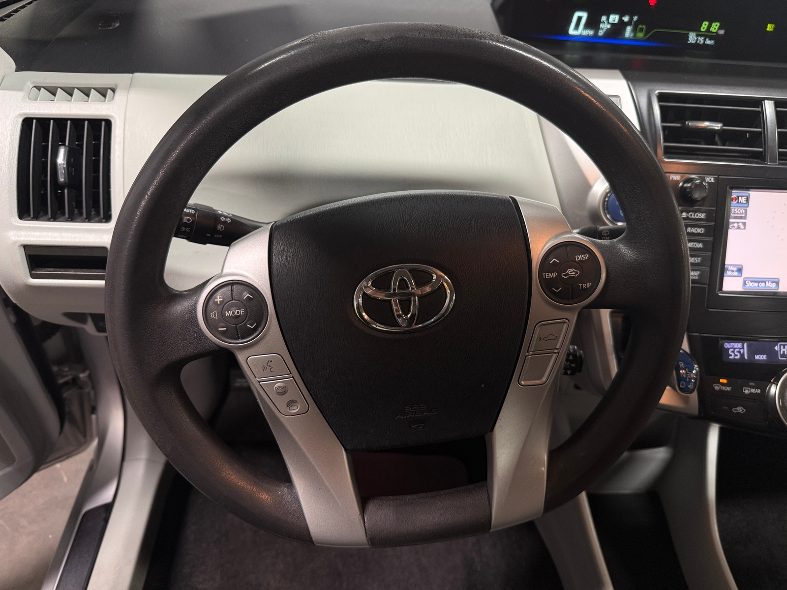 Thumbnail: 2012 Toyota Prius v - 4