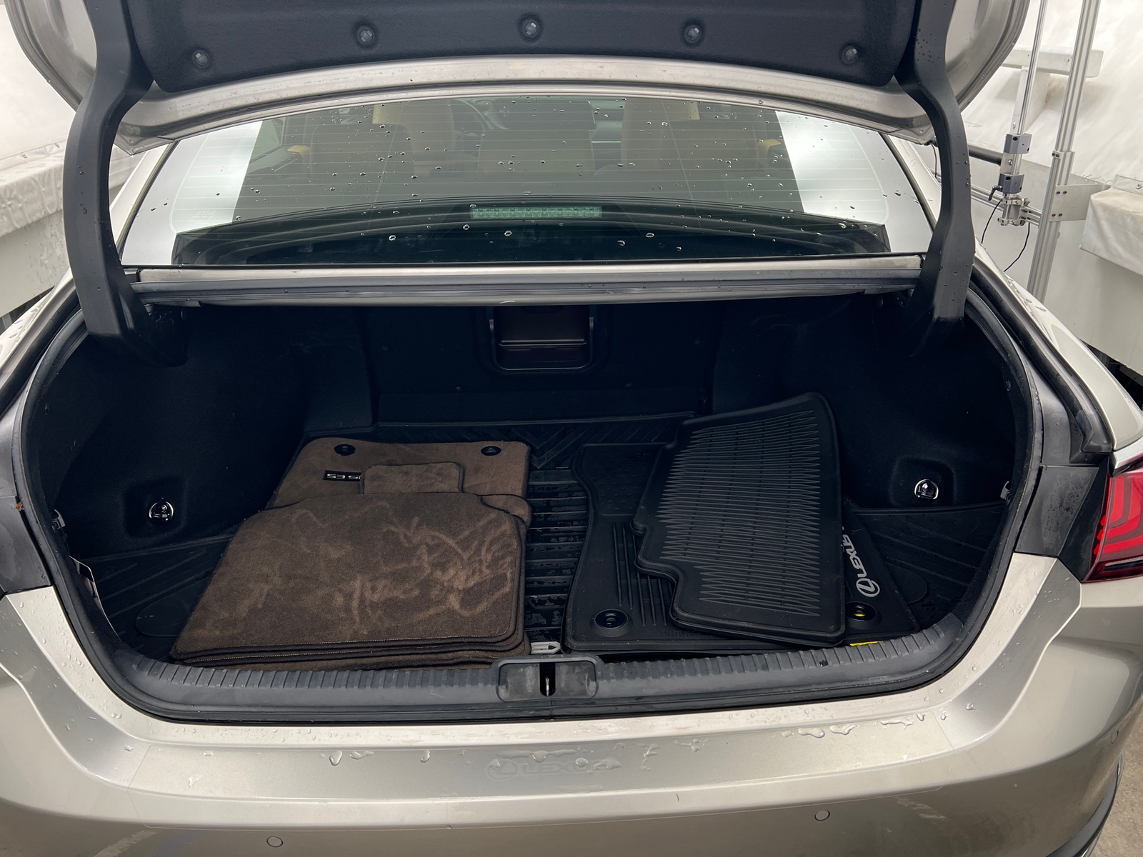 Thumbnail: 2021 Lexus ES - 6