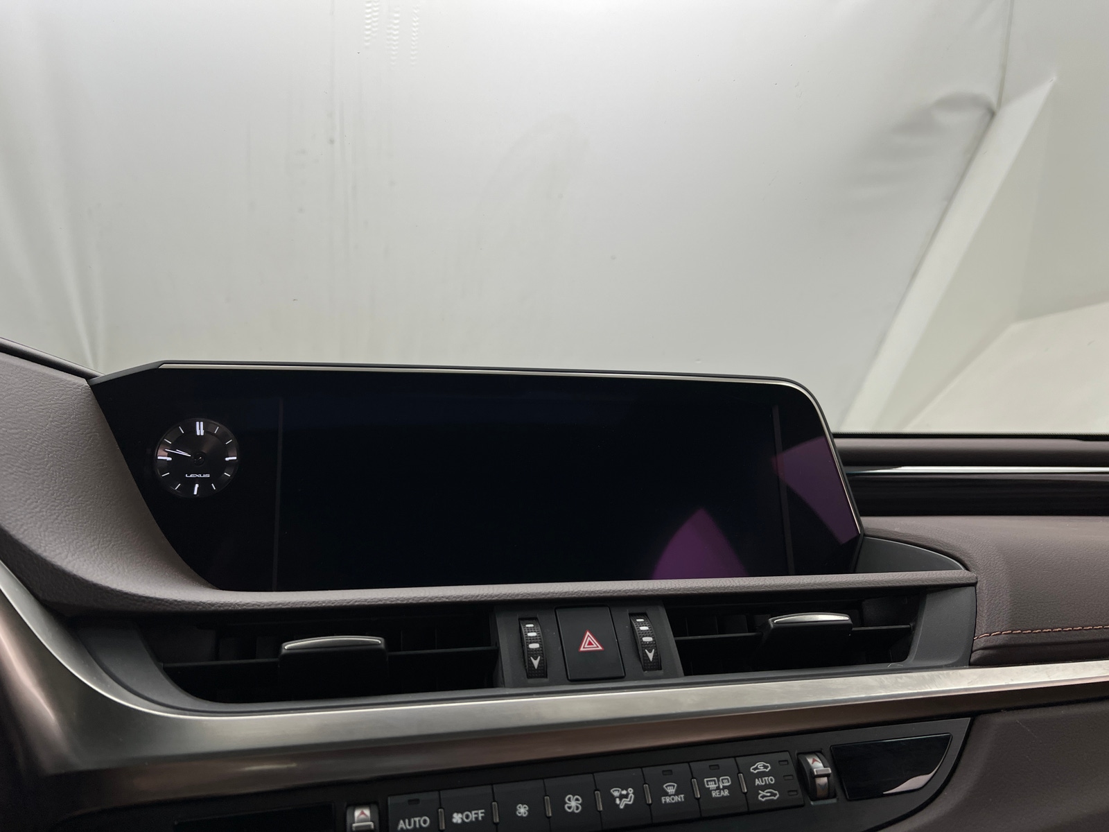 Thumbnail: 2021 Lexus ES - 3