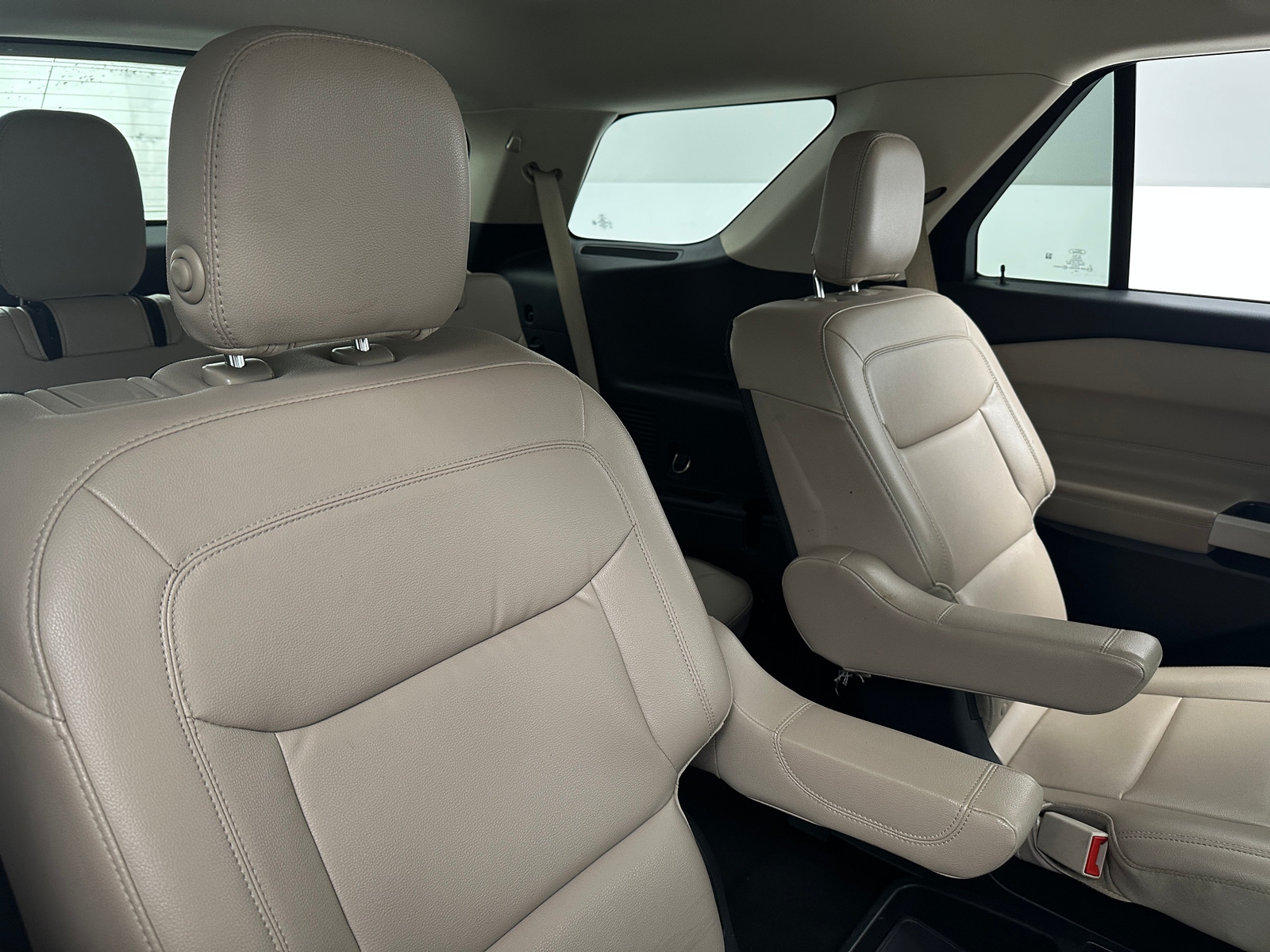 Thumbnail: 2020 Ford Explorer - 6