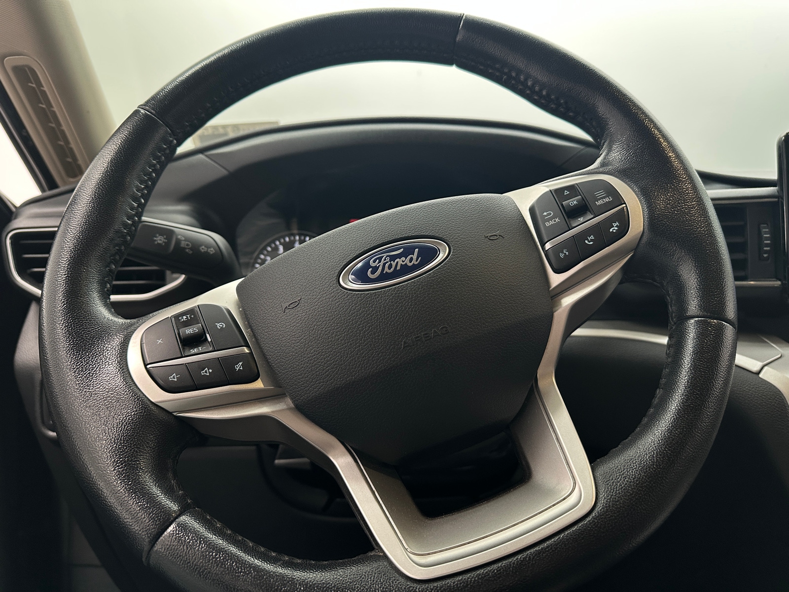 Thumbnail: 2020 Ford Explorer - 5