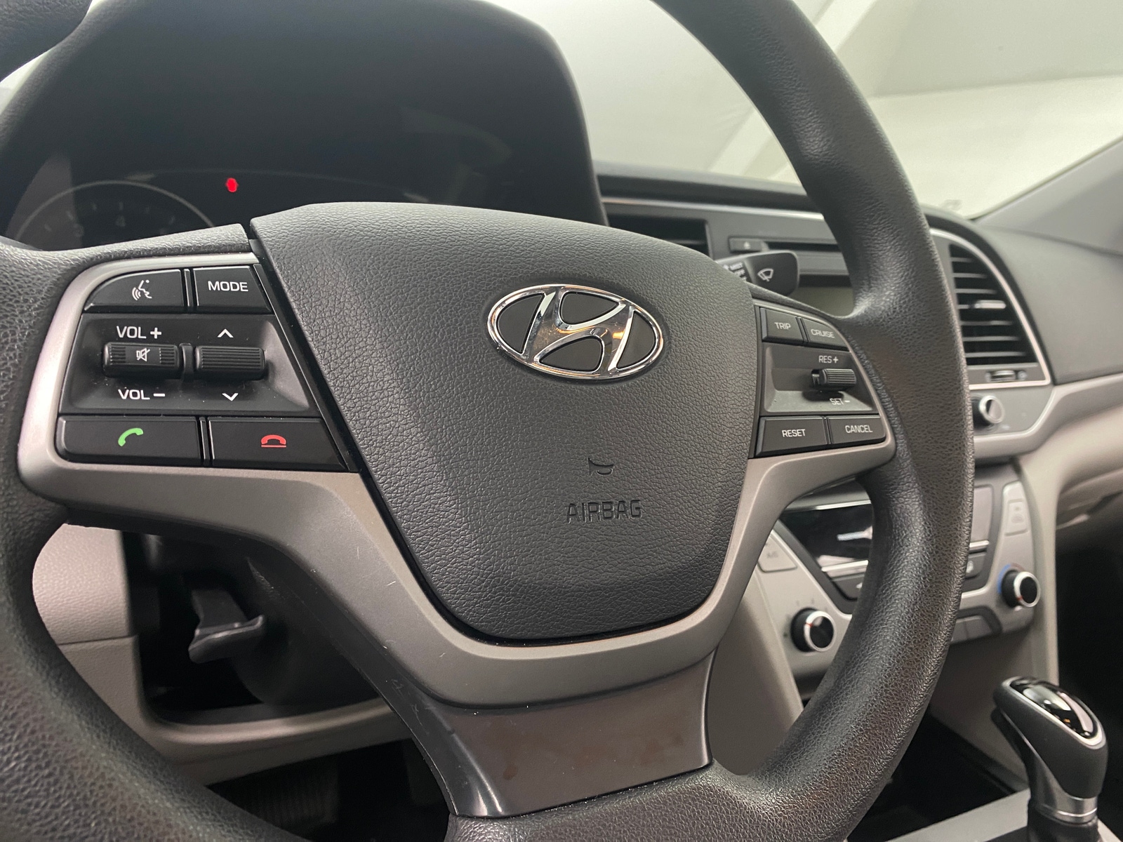 Thumbnail: 2017 Hyundai Elantra - 5