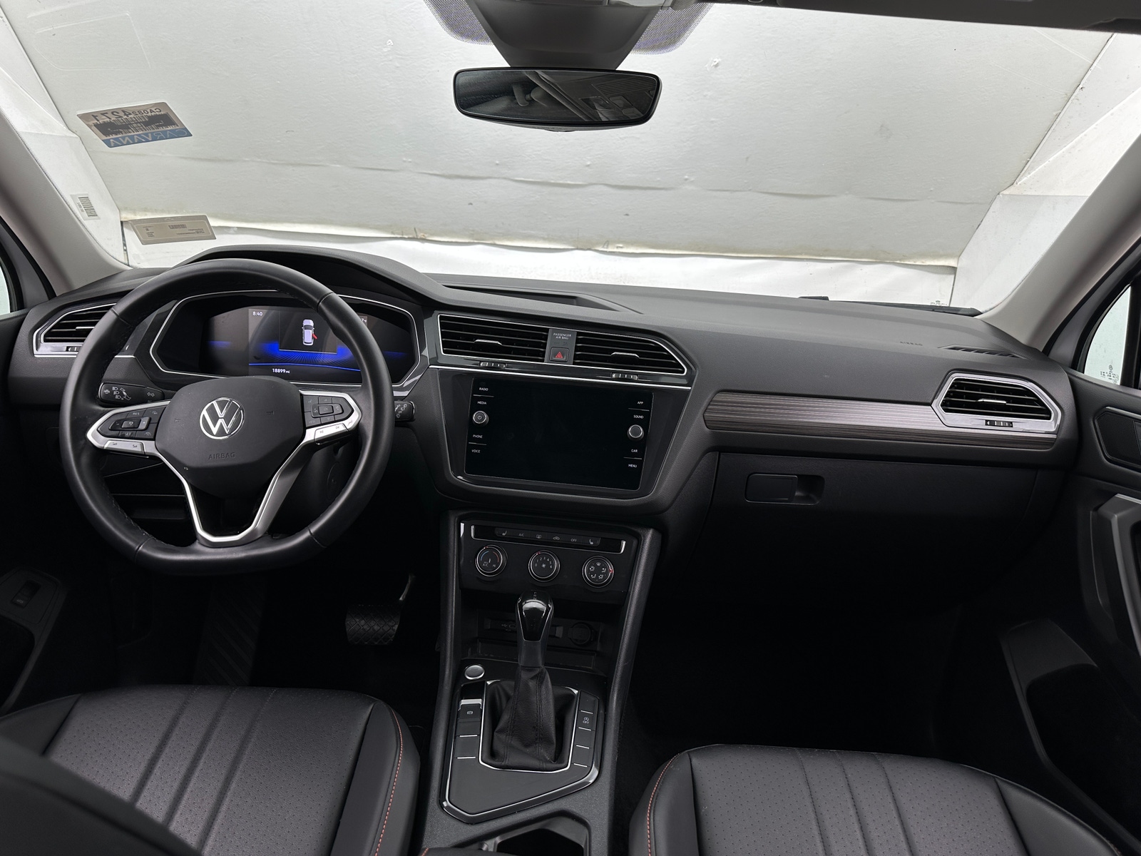 Thumbnail: 2024 Volkswagen Tiguan - 2