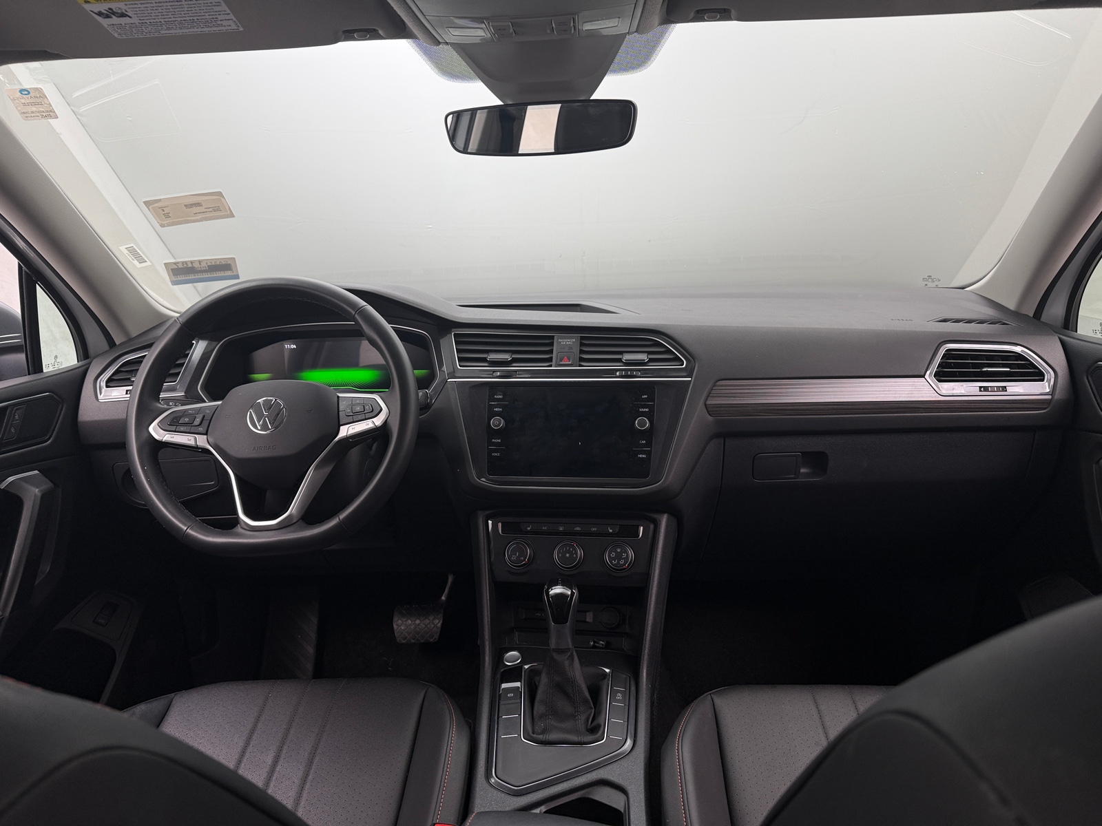 Thumbnail: 2024 Volkswagen Tiguan - 2