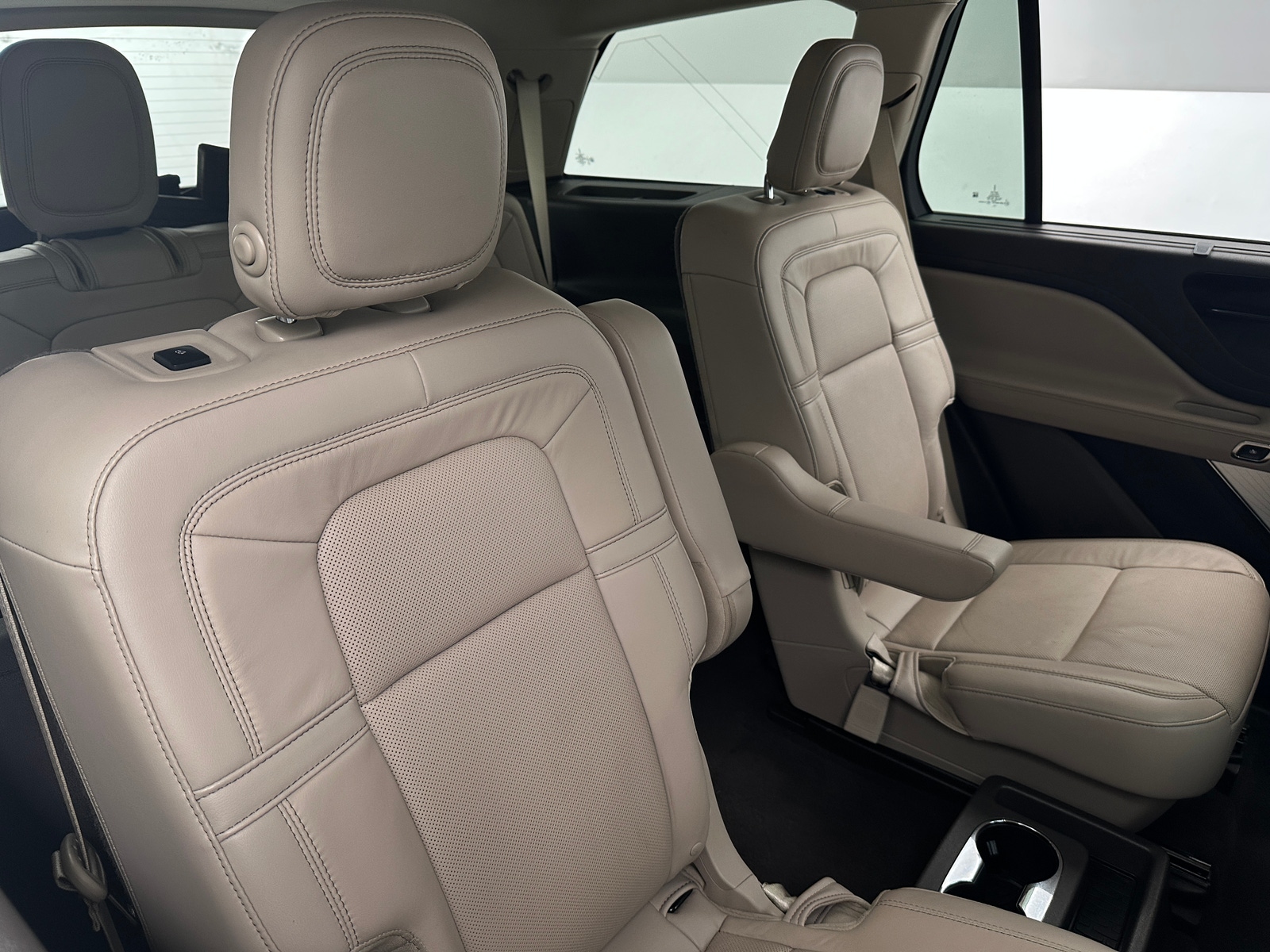 Thumbnail: 2020 Lincoln Aviator - 5