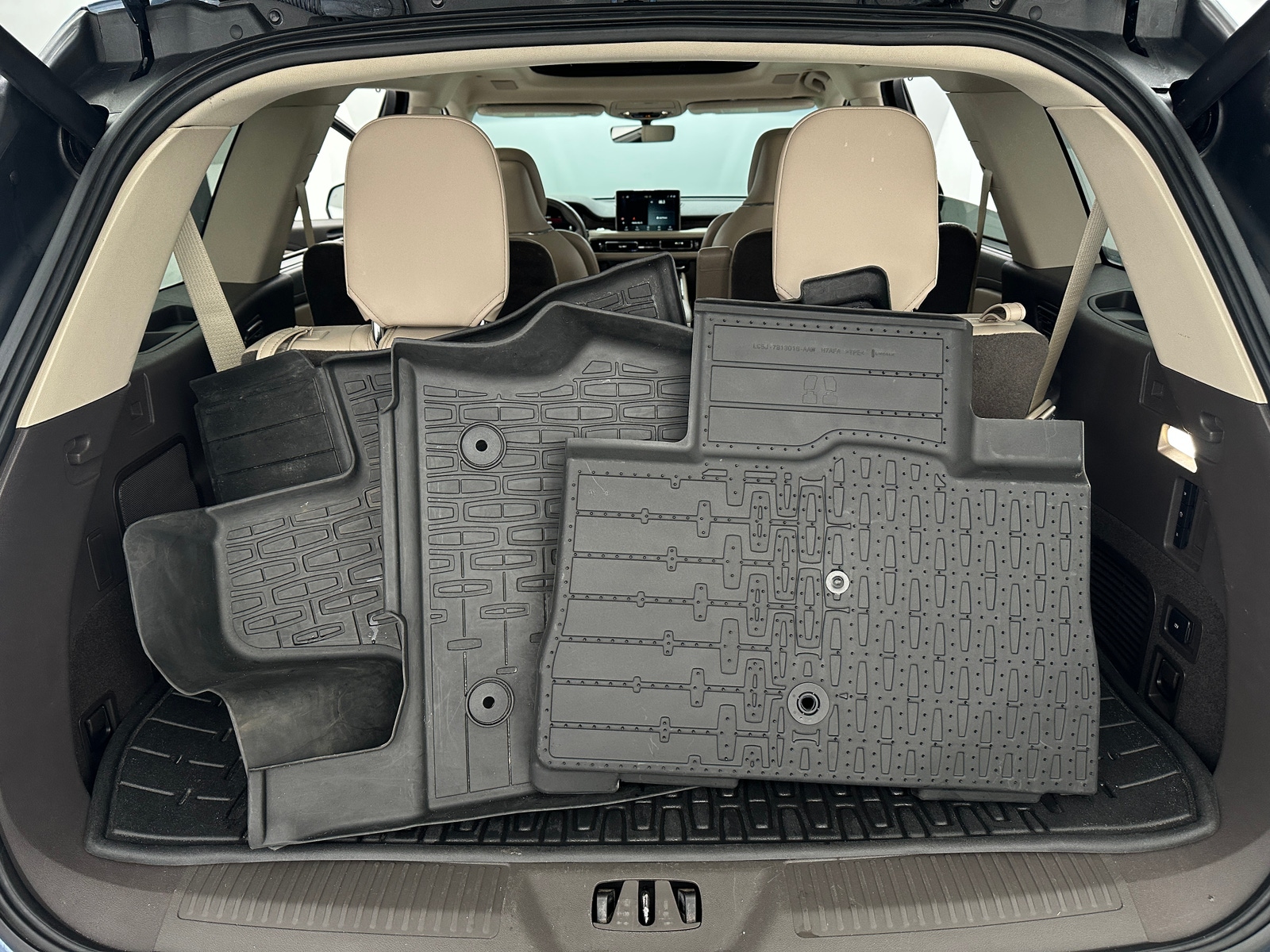 Thumbnail: 2020 Lincoln Aviator - 6