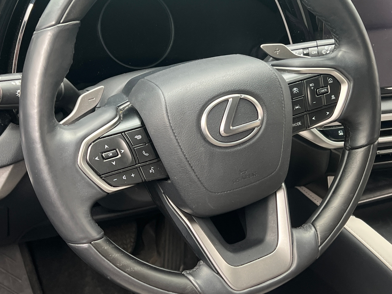 Thumbnail: 2023 Lexus RX - 4