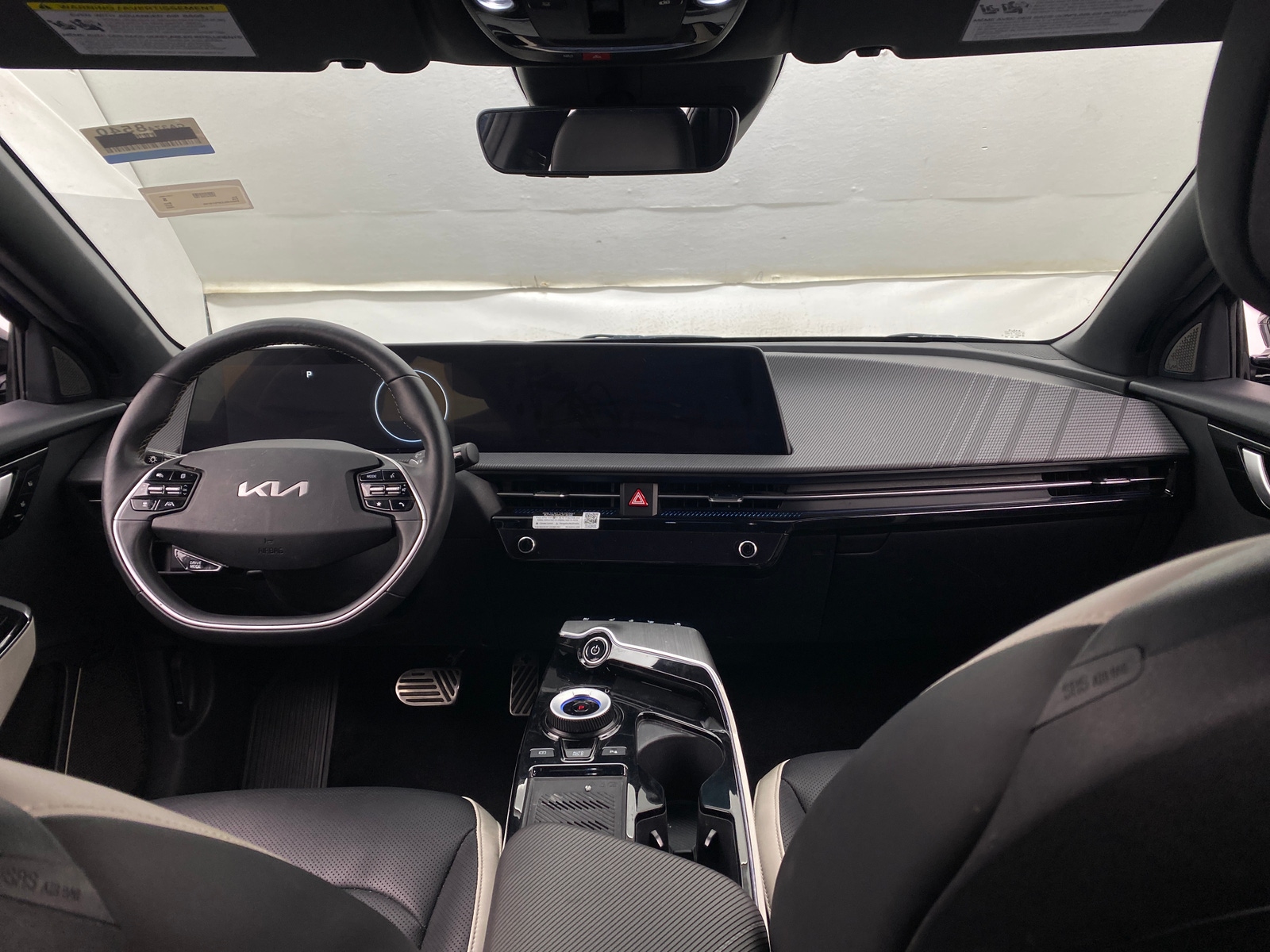 Thumbnail: 2023 Kia EV6 - 2