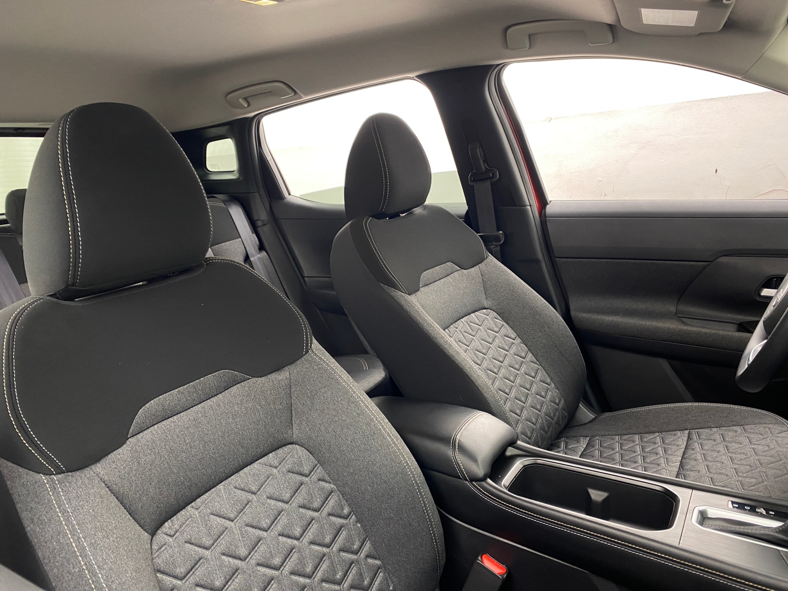 Thumbnail: 2025 Nissan Kicks - 2