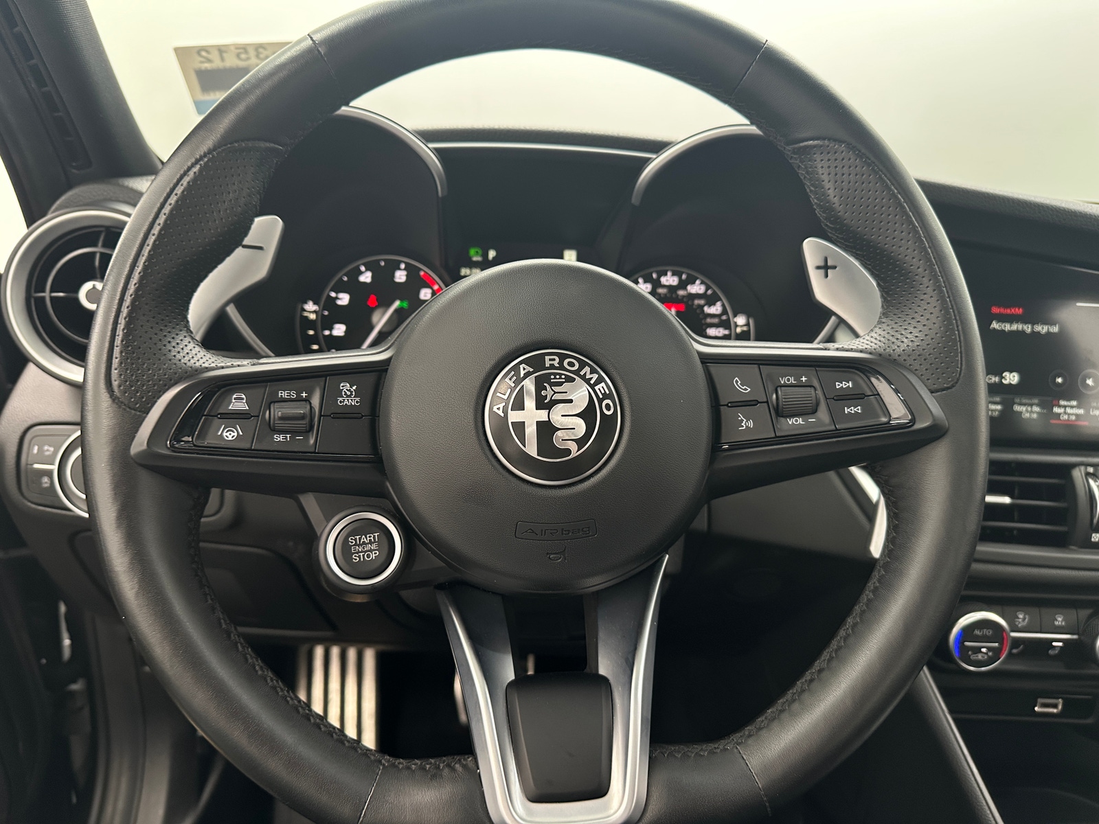 Thumbnail: 2022 Alfa Romeo Giulia - 4