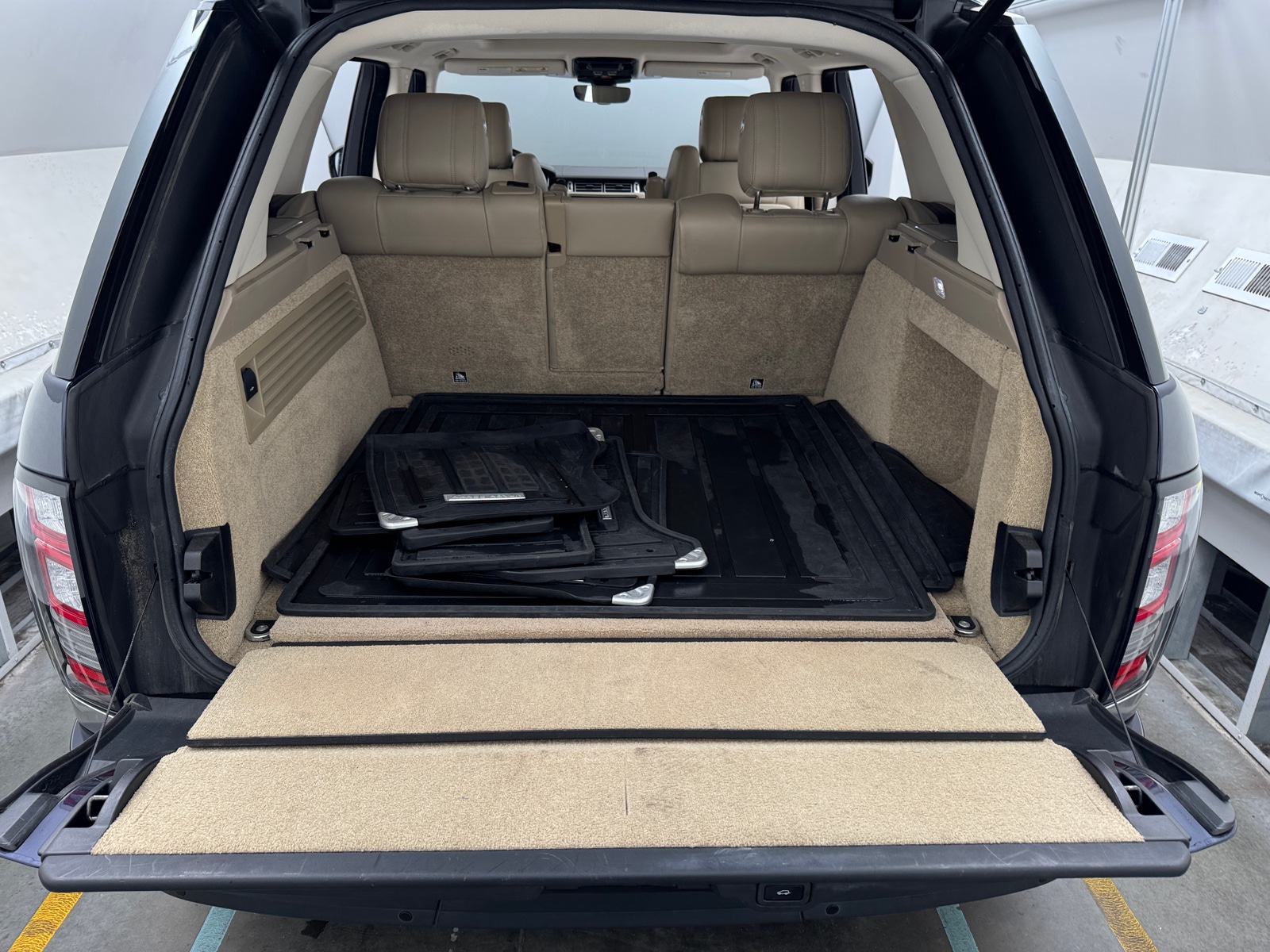 Thumbnail: 2017 Land Rover Range Rover - 6