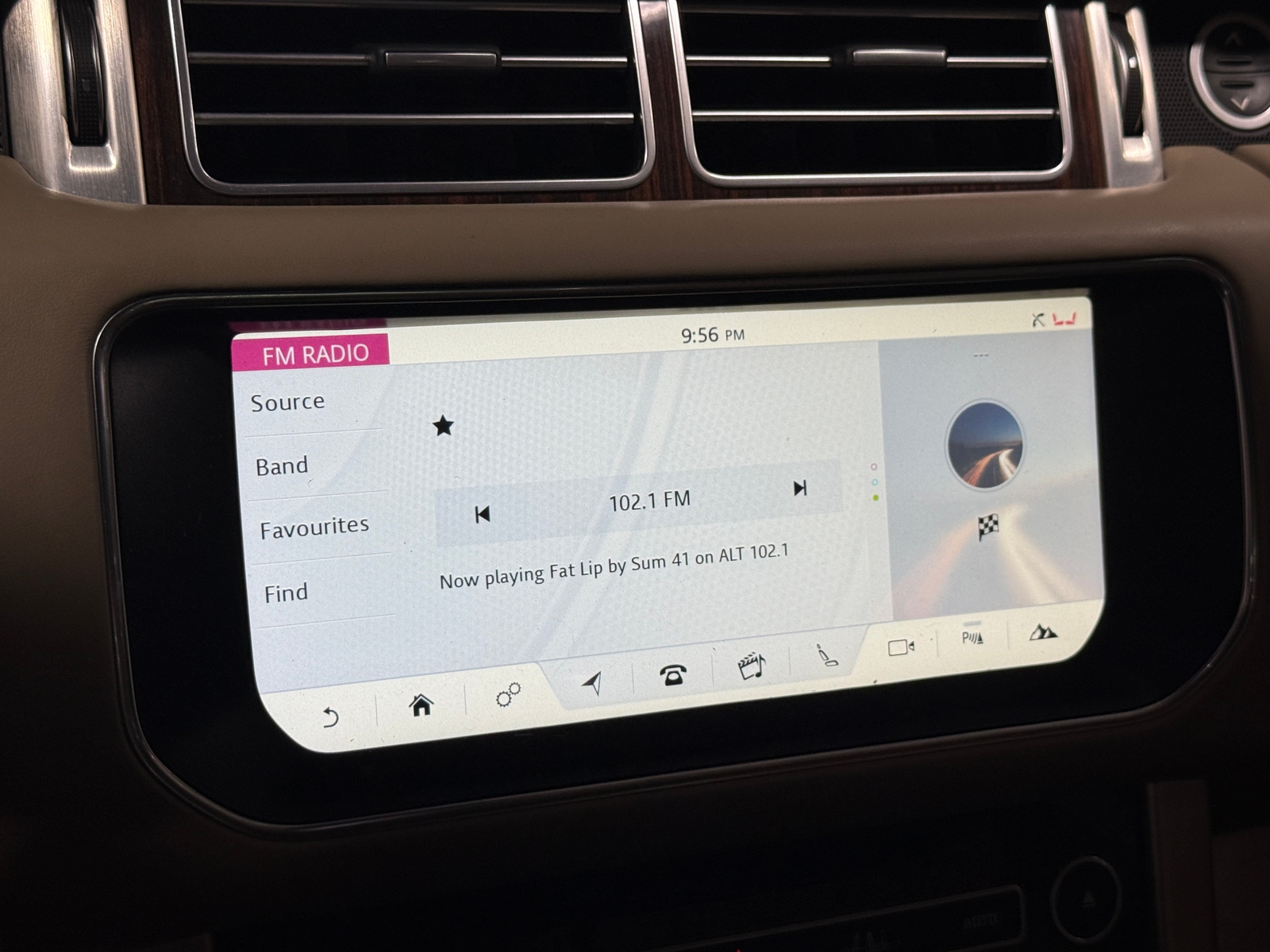 Thumbnail: 2017 Land Rover Range Rover - 3