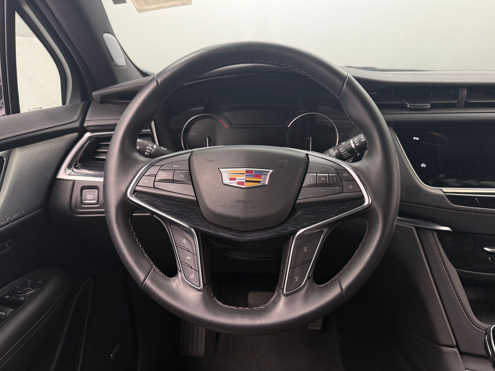 Thumbnail: 2025 Cadillac XT5 - 4