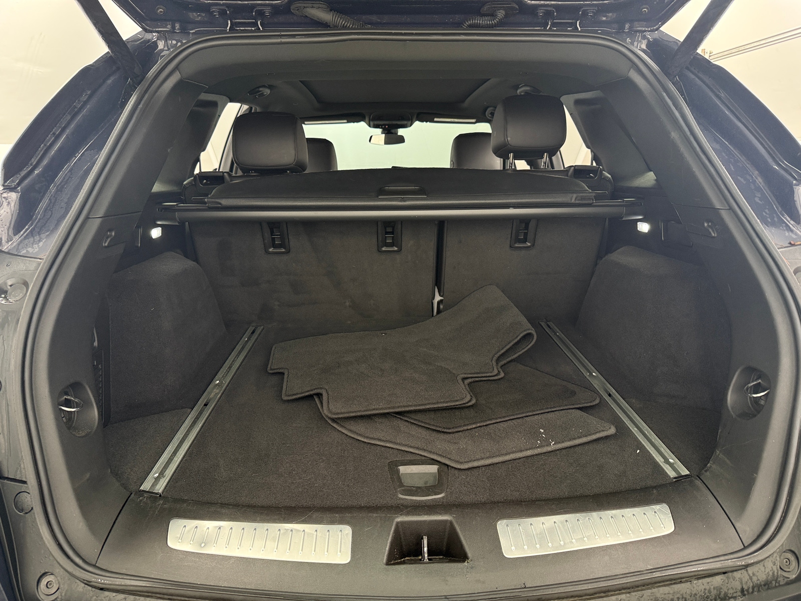 Thumbnail: 2025 Cadillac XT5 - 6