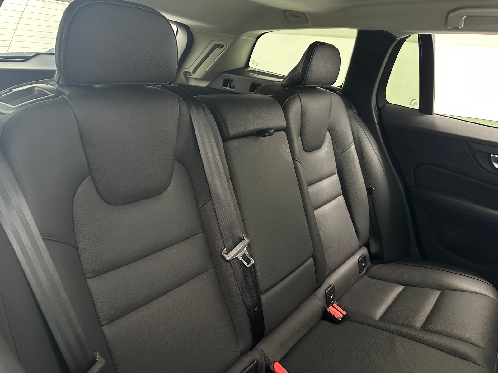 Thumbnail: 2025 Volvo V60 - 5