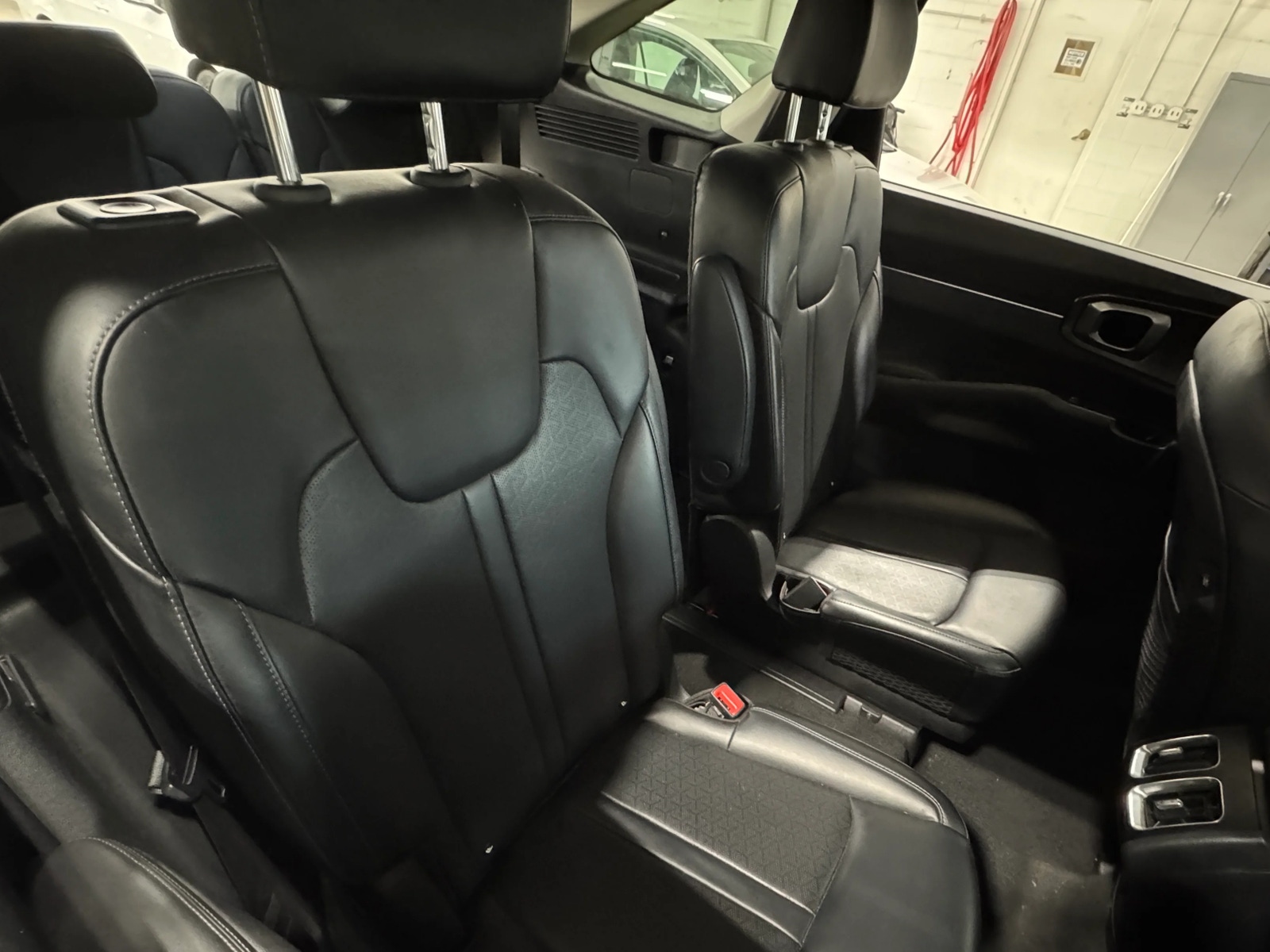 Thumbnail: 2023 Kia Sorento - 5