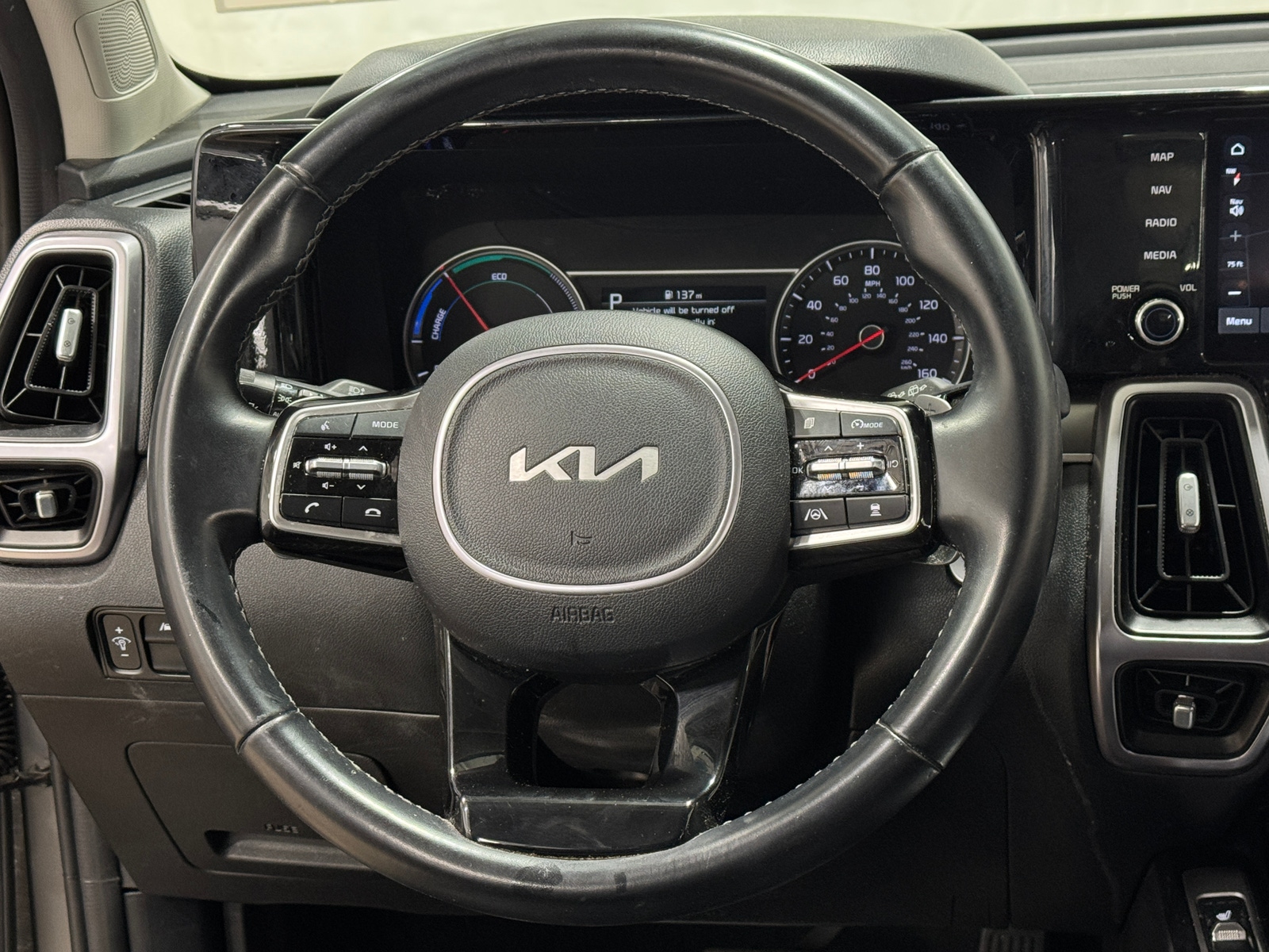 Thumbnail: 2023 Kia Sorento - 4