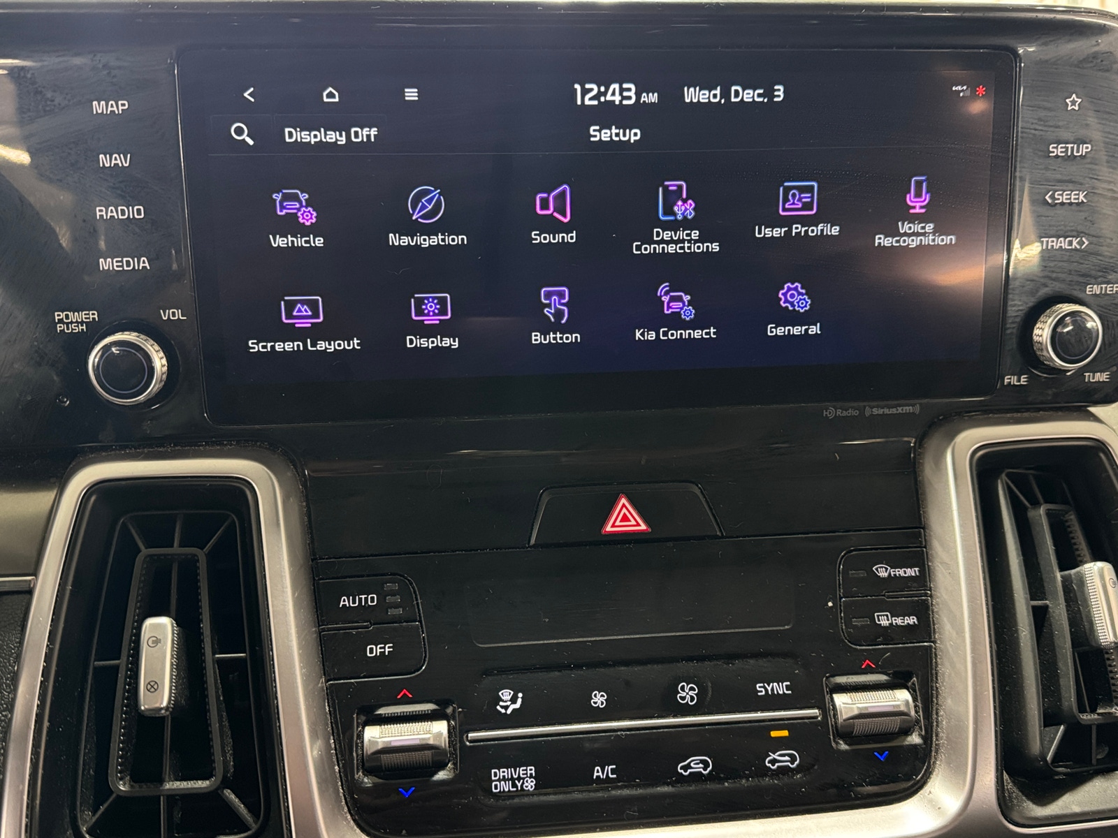 Thumbnail: 2023 Kia Sorento - 3