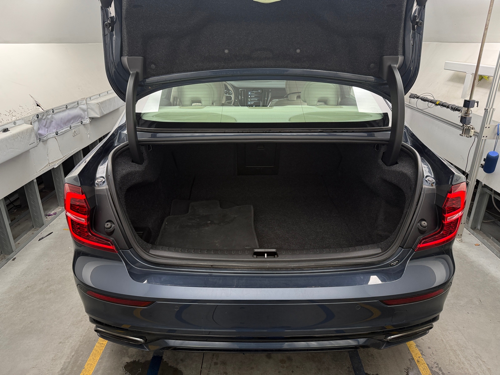 Thumbnail: 2021 Volvo S60 - 6