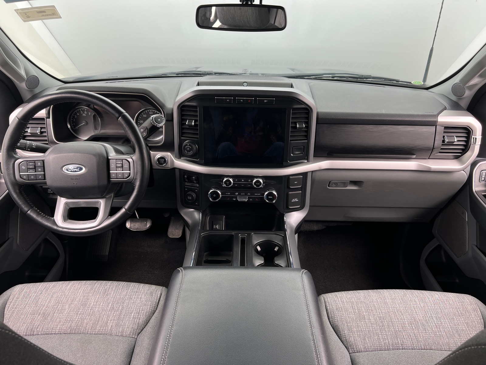 Thumbnail: 2022 Ford Econoline - 3