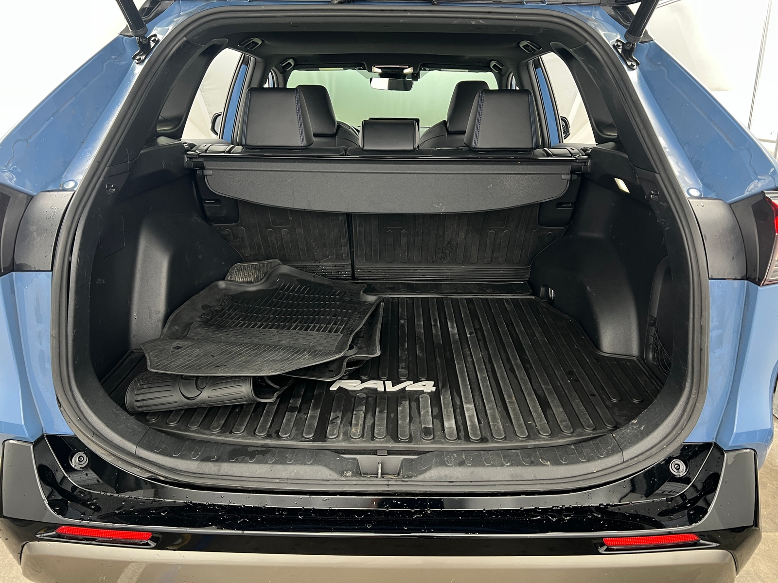 Thumbnail: 2023 Toyota RAV4 - 6