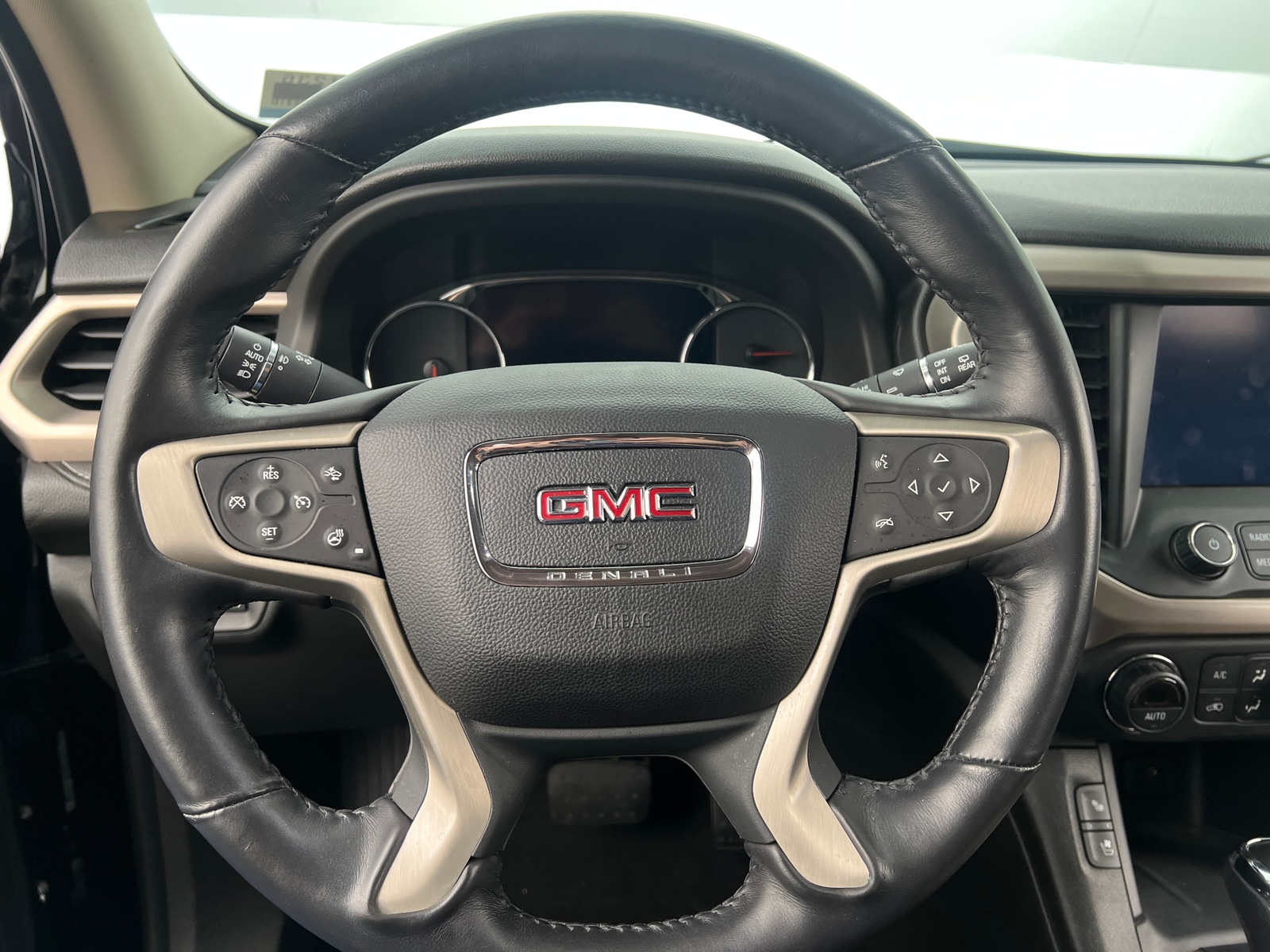 Thumbnail: 2017 GMC Acadia - 4