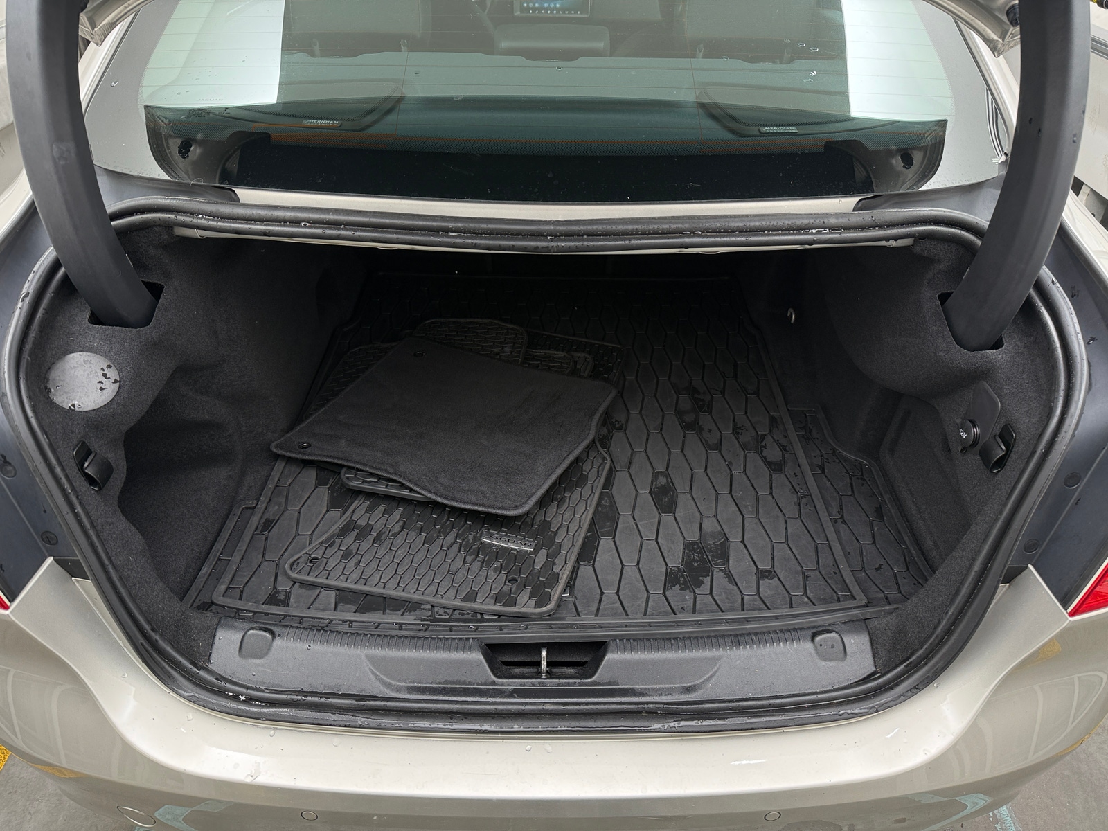 Thumbnail: 2017 Jaguar XE - 6