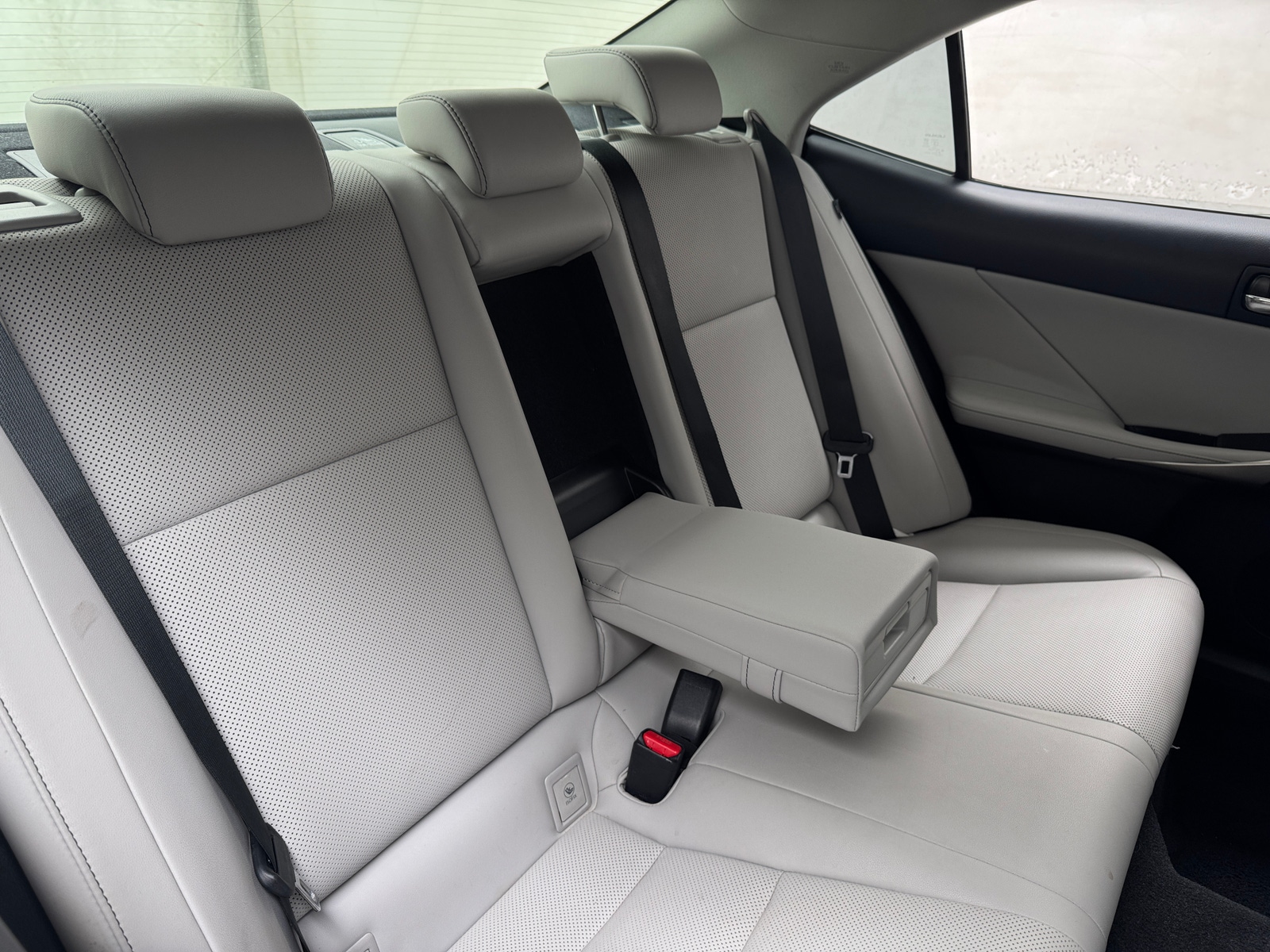 Thumbnail: 2016 Lexus IS - 5